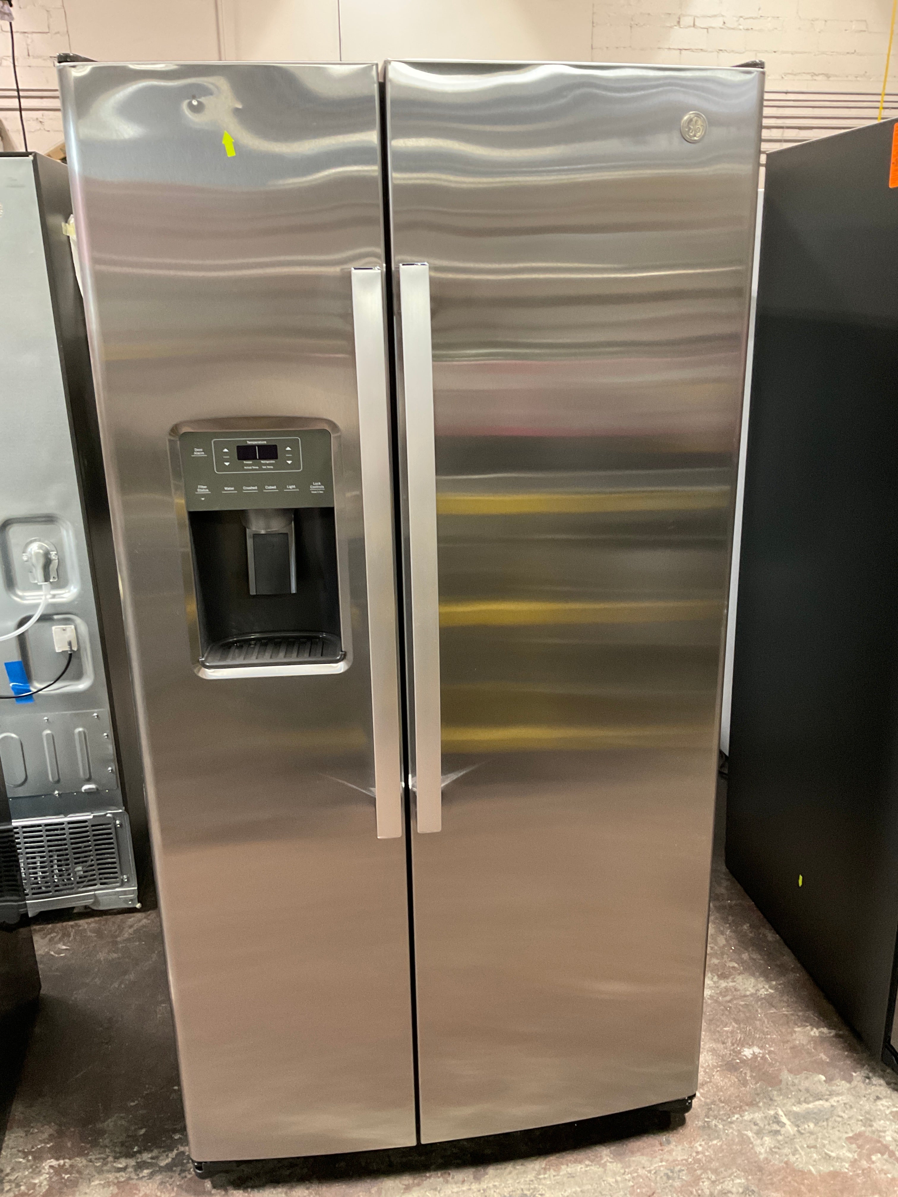 GE 25.3 Cu. Ft. Side-By-Side Refrigerator