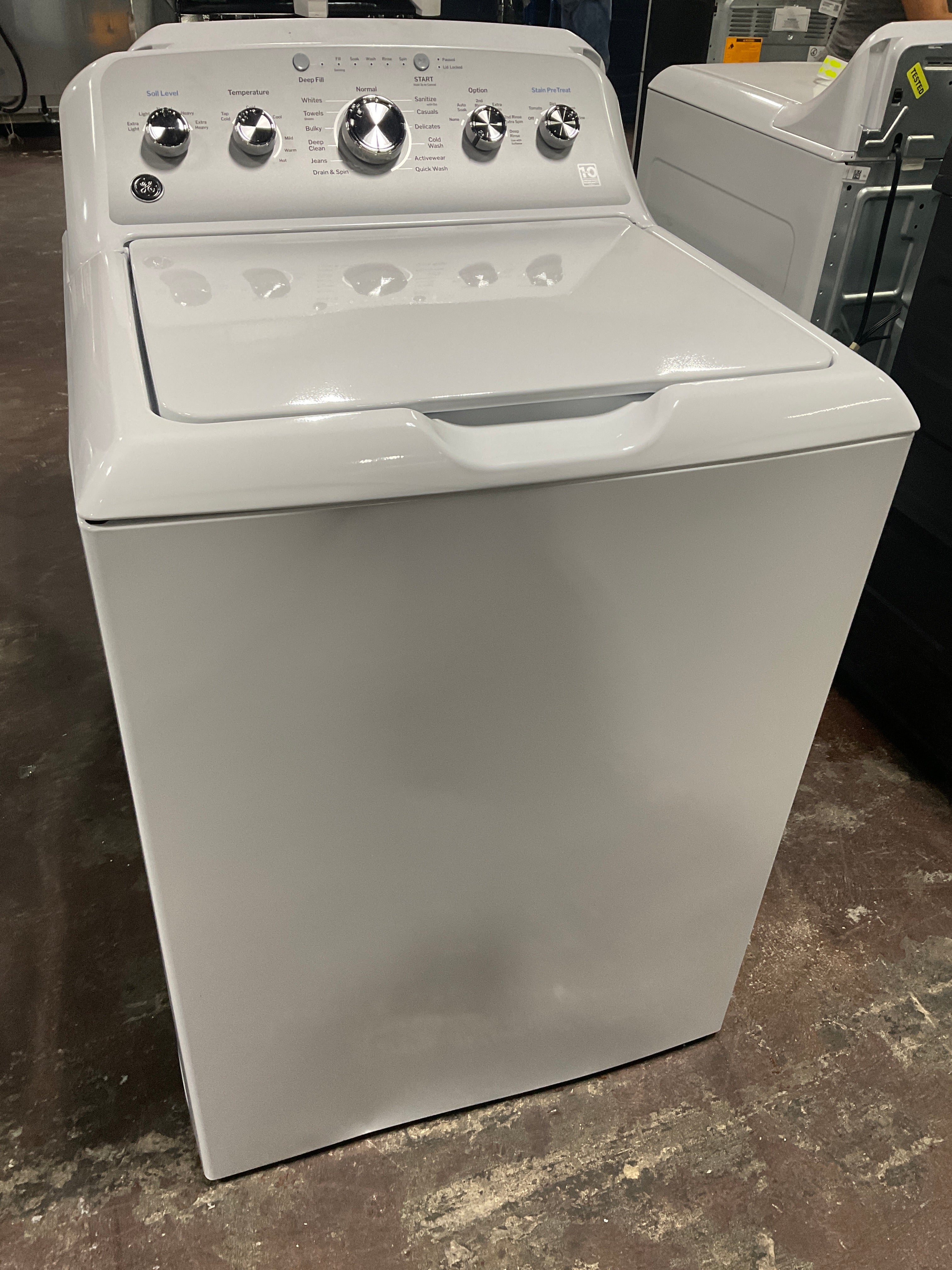 GE GE® ENERGY STAR® 4.6 cu. ft. Capacity Washer with Stainless Steel Basket and Stain PreTreat