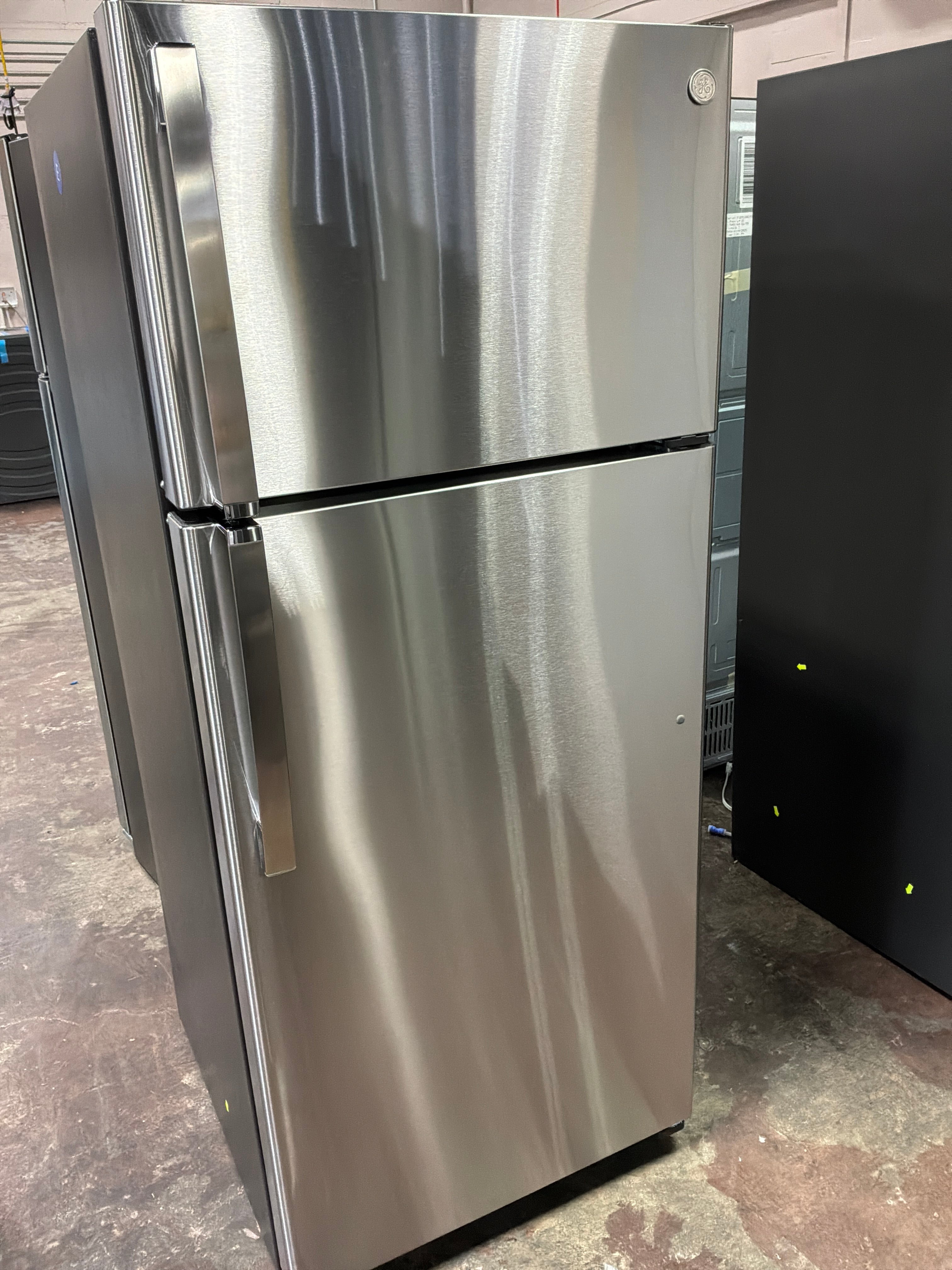 GE GE® ENERGY STAR® 17.5 Cu. Ft. Top-Freezer Refrigerator