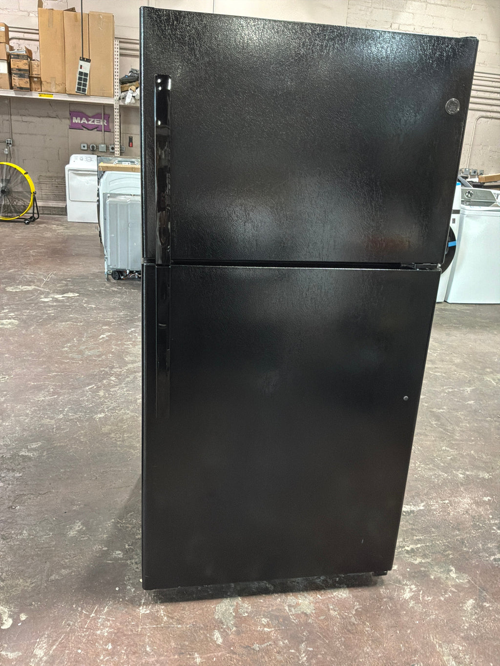 GE® ENERGY STAR® 21.9 Cu. Ft. Top-Freezer Refrigerator