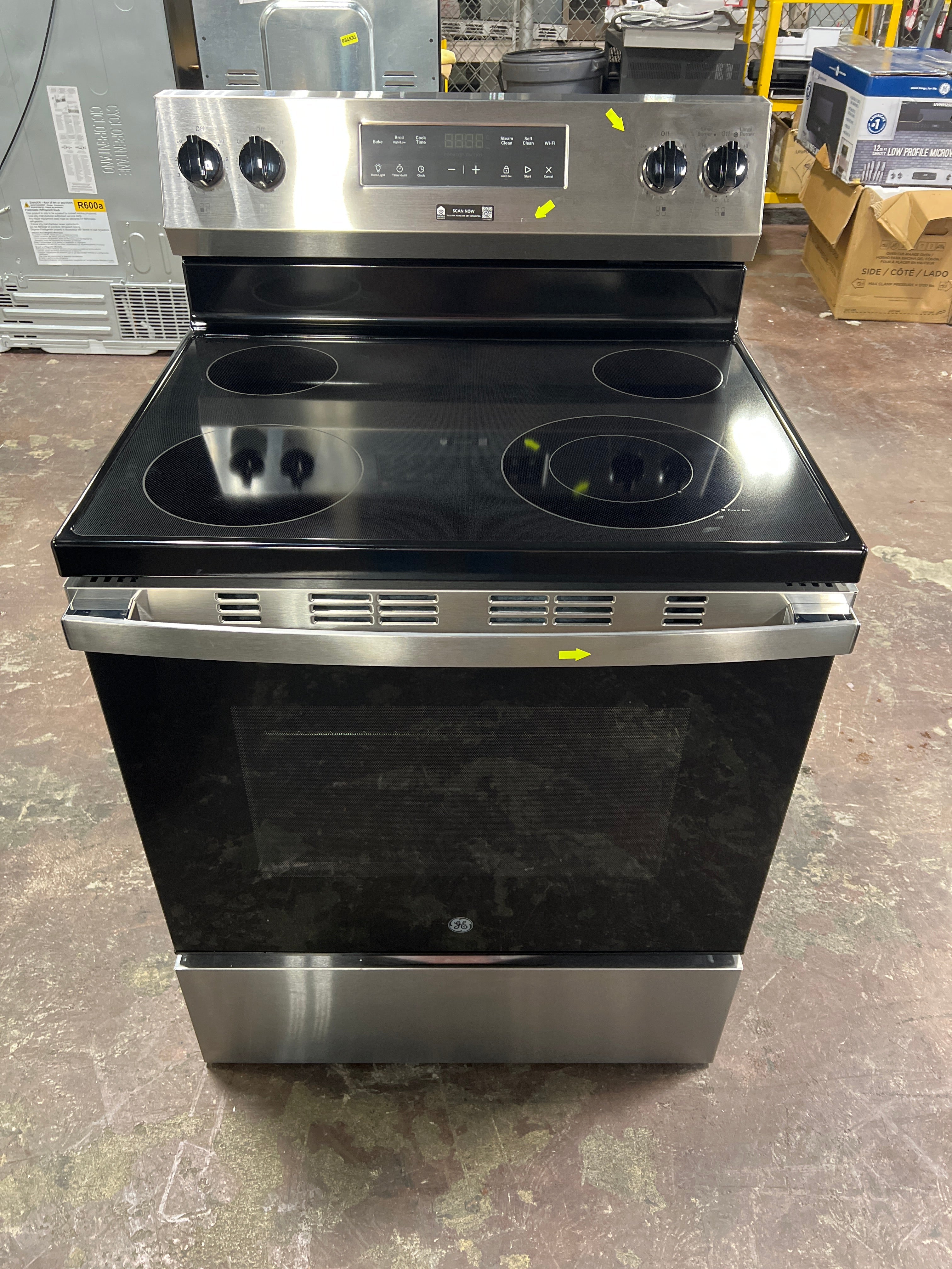 GE GE® ENERGY STAR® 30" Free-Standing Electric Range