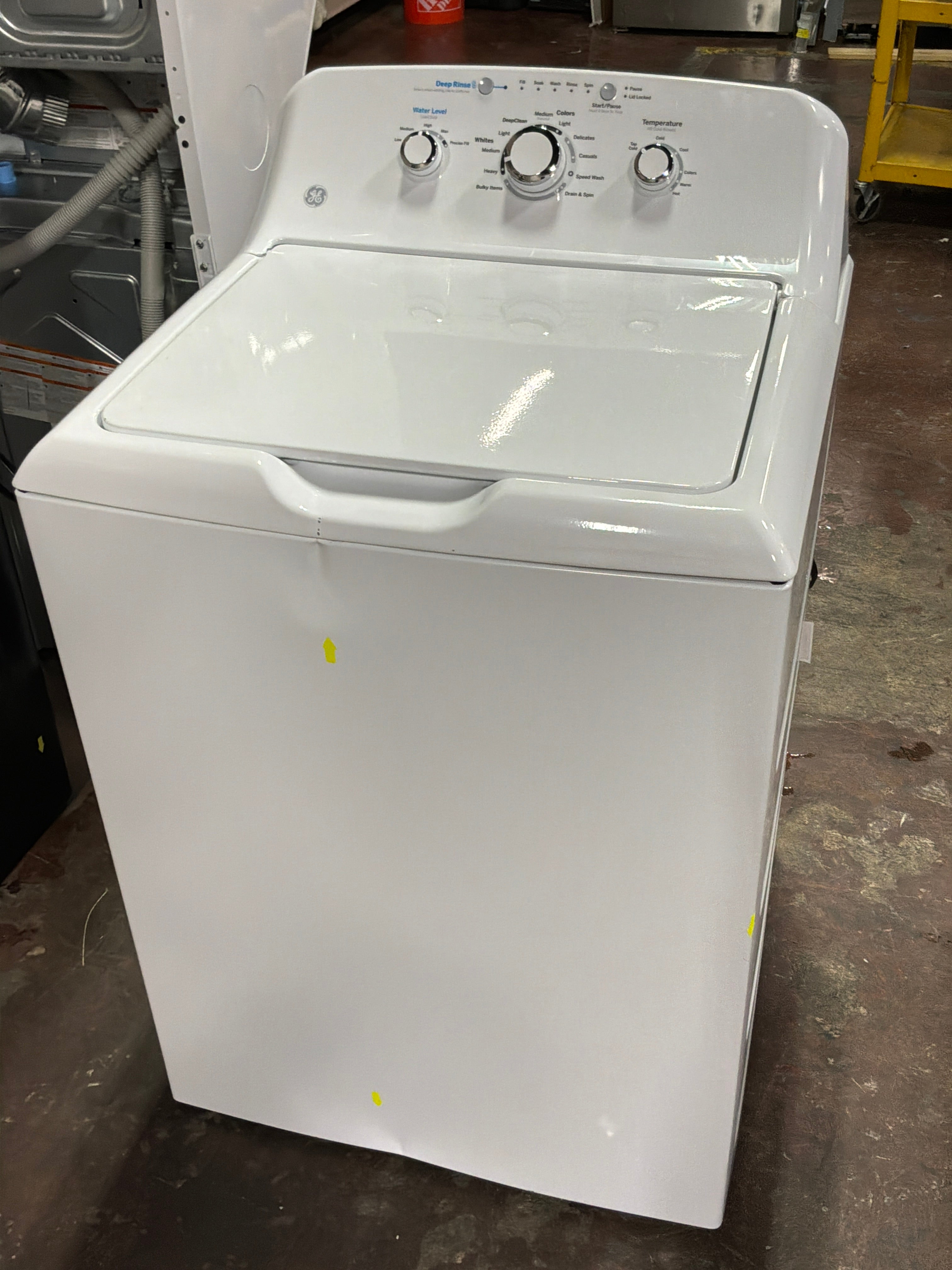 GE GE® 4.0 cu. ft. Capacity Washer with Stainless Steel Basket and Water Level Control