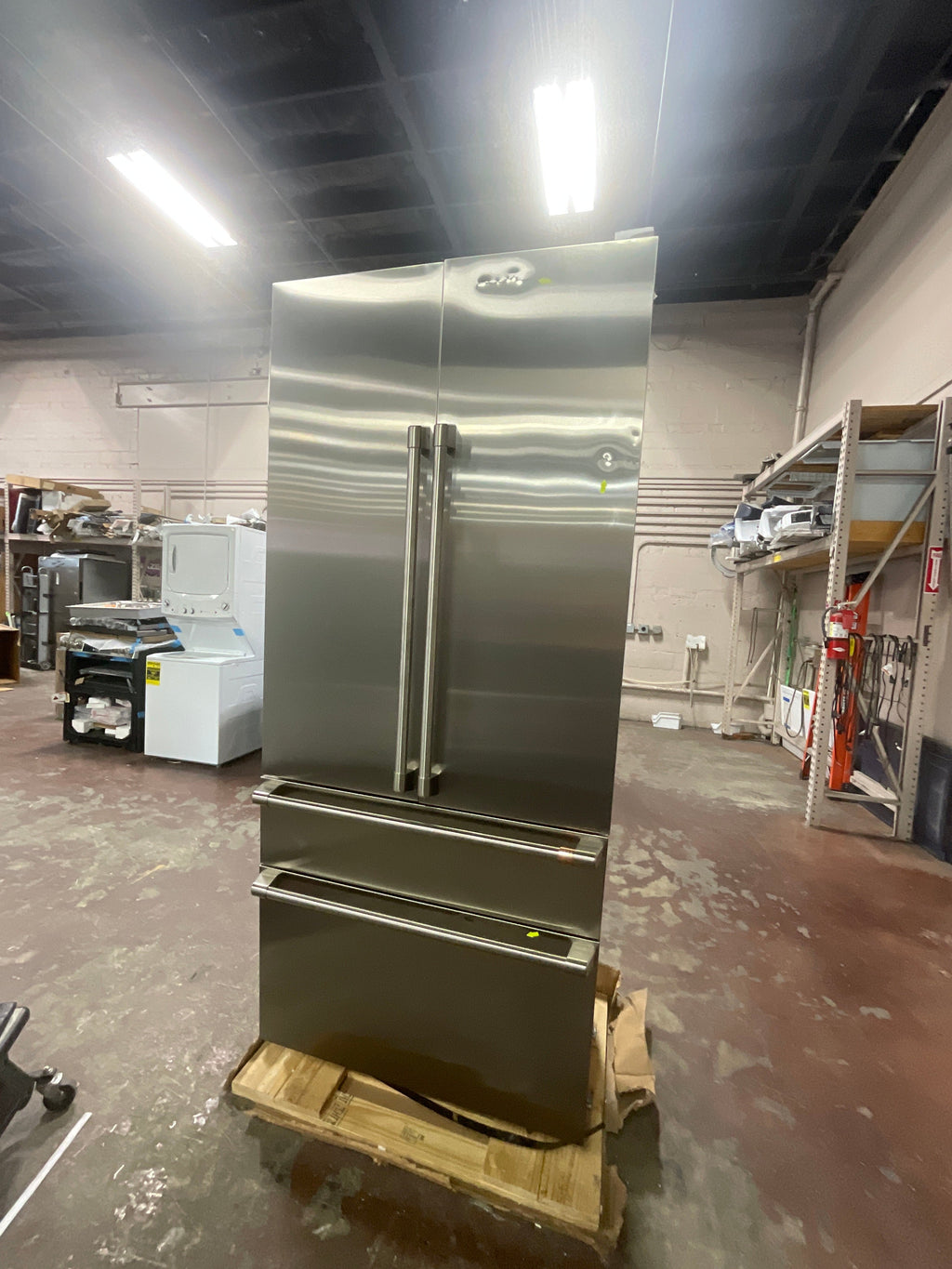 CAFÉ™ 36" Integrated French-Door Refrigerator