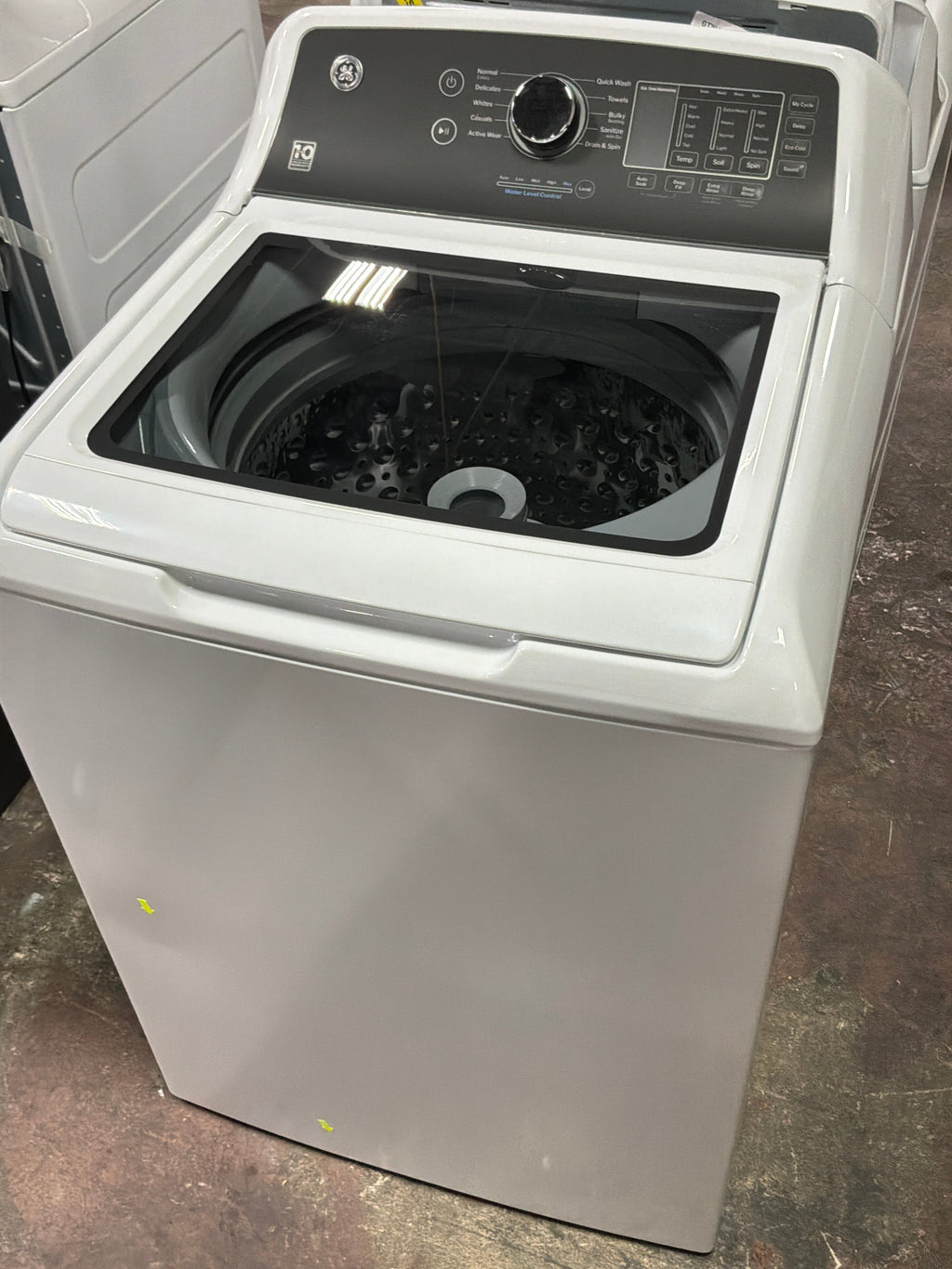 GE GE® 4.5 cu. ft. Capacity Washer with Water Level Control