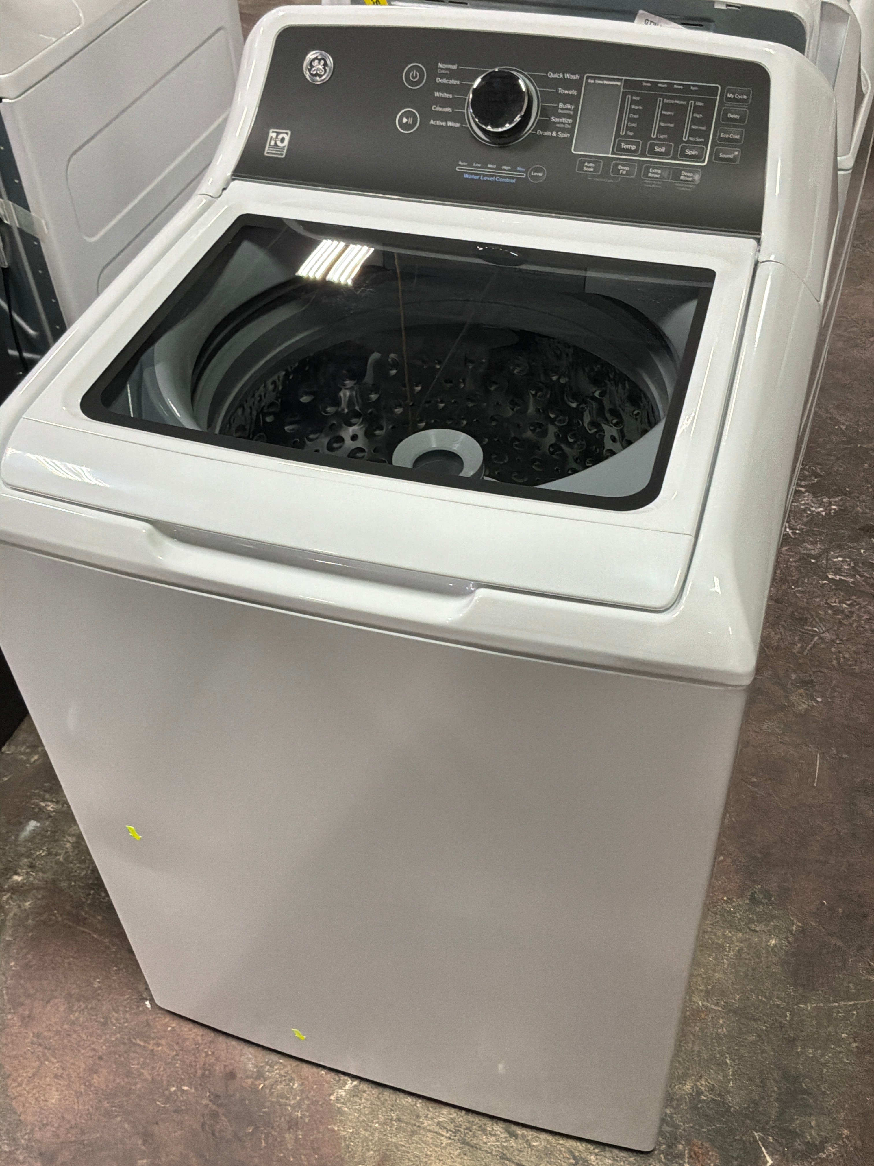 GE GE® 4.5 cu. ft. Capacity Washer with Water Level Control