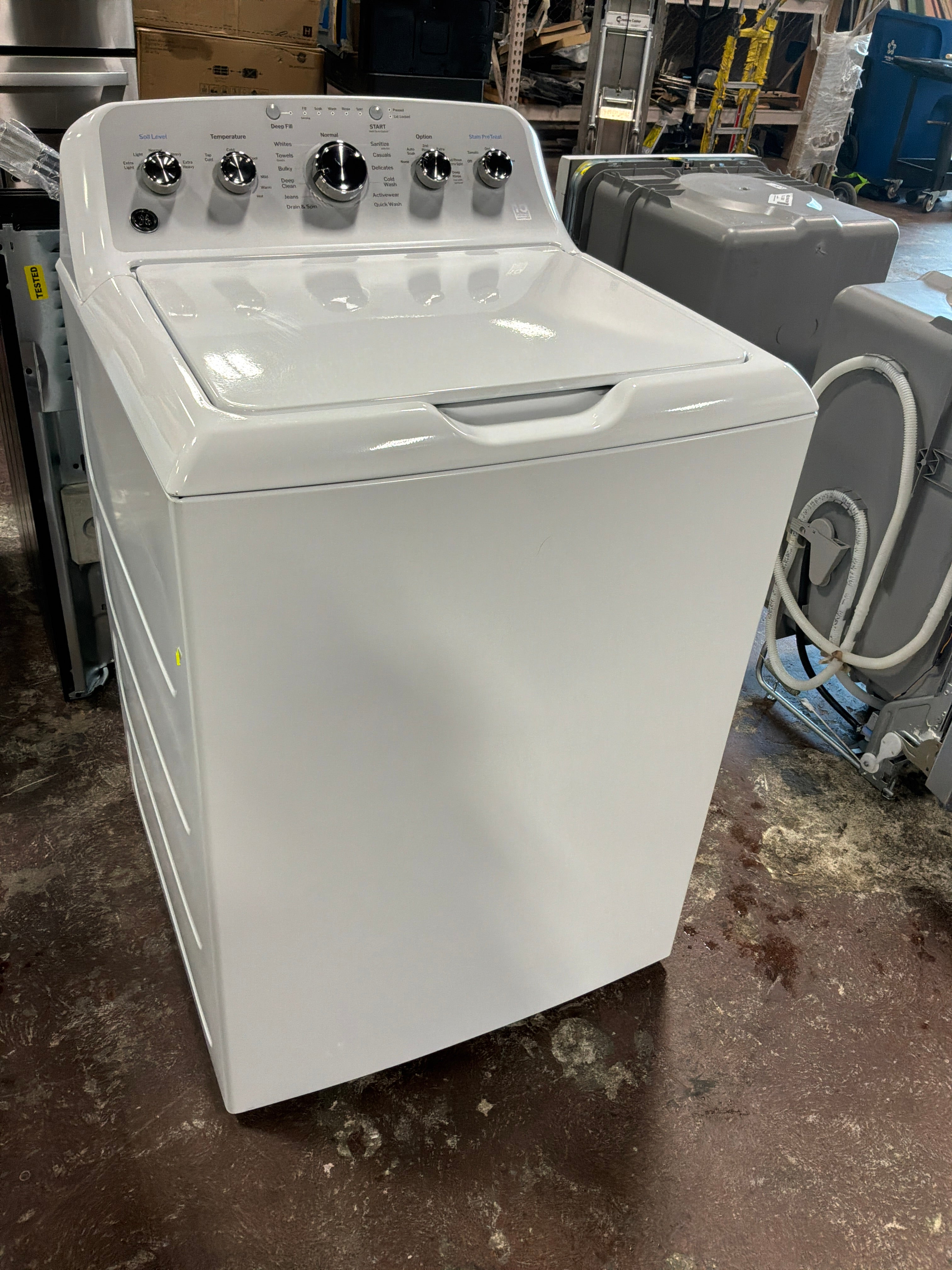 GE GE® ENERGY STAR® 4.6 cu. ft. Capacity Washer with Stainless Steel Basket and Stain PreTreat