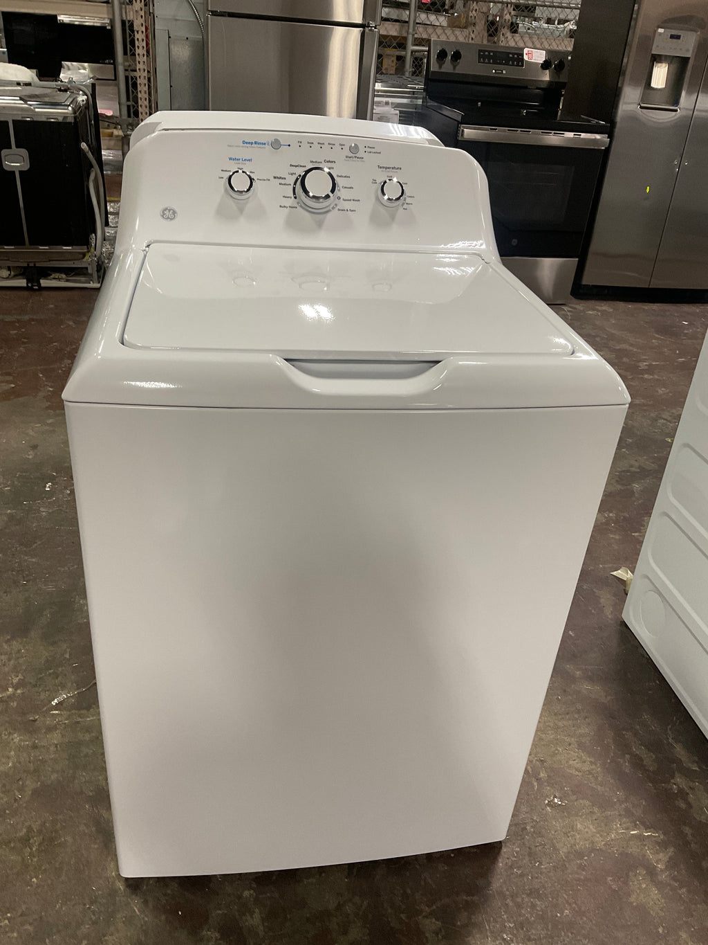 GE GE® 4.0 cu. ft. Capacity Washer with Stainless Steel Basket and Water Level Control
