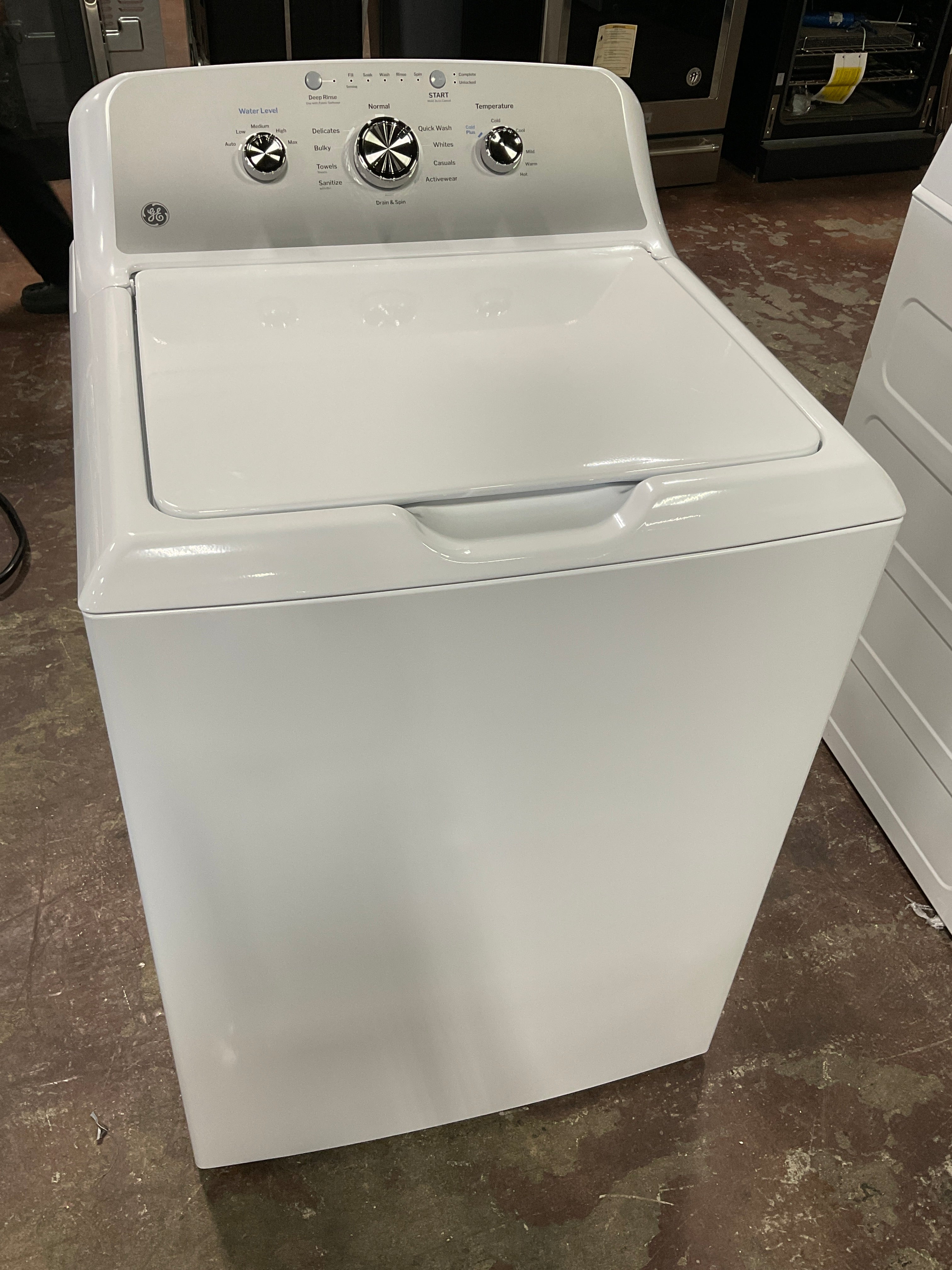 GE GE® 4.3 cu. ft. Capacity Washer with Stainless Steel Basket,Cold Plus and Water Level Control