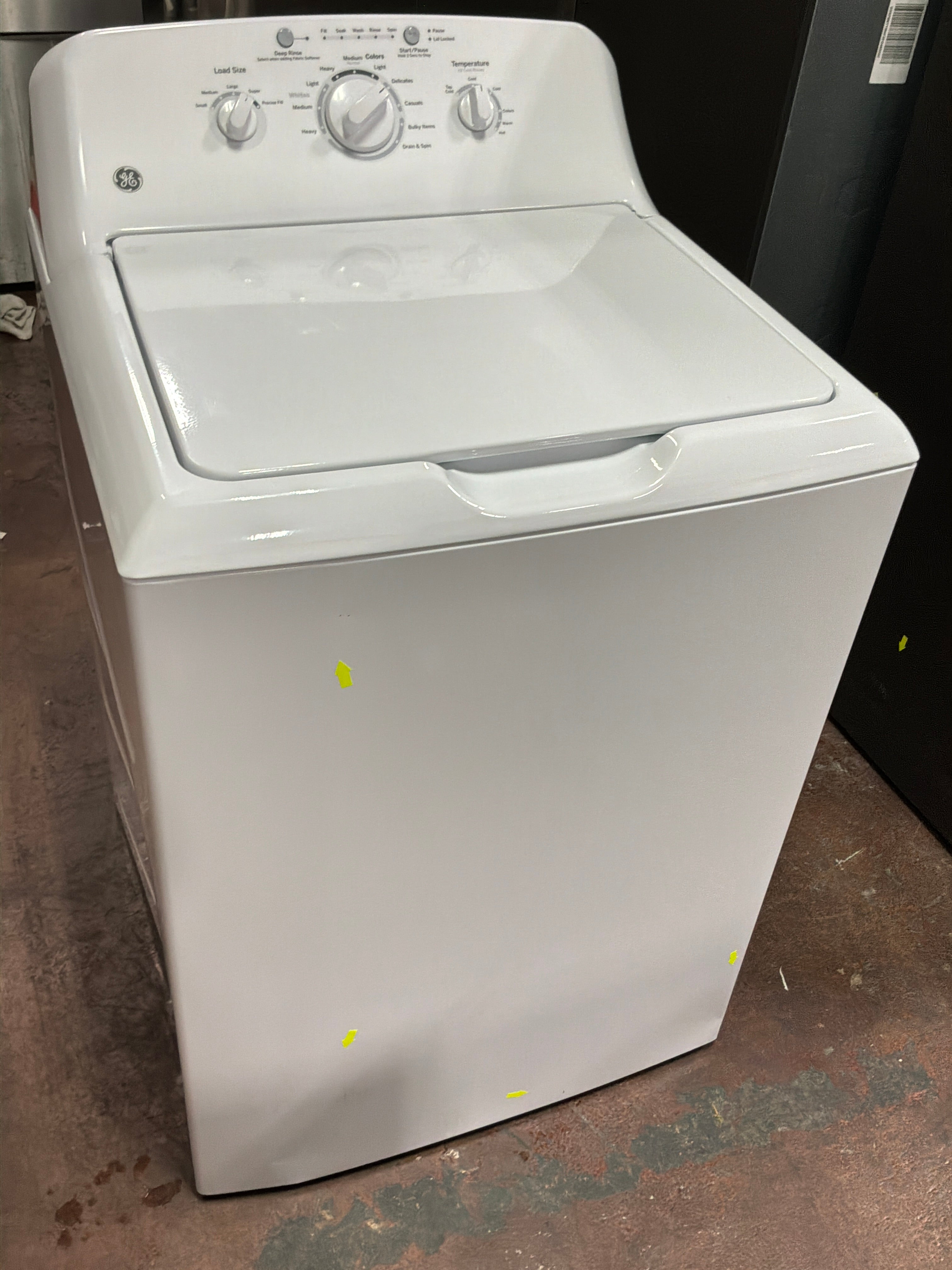 GE® 4.0 cu. ft. Capacity Washer with Stainless Steel Basket and Water Level Control