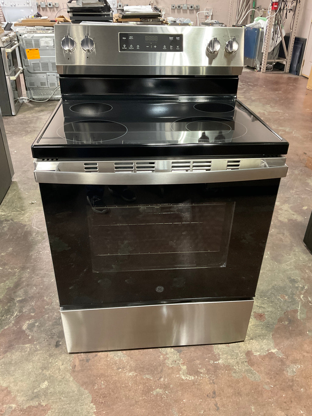 GE GE® ENERGY STAR® 30" Free-Standing Electric Range