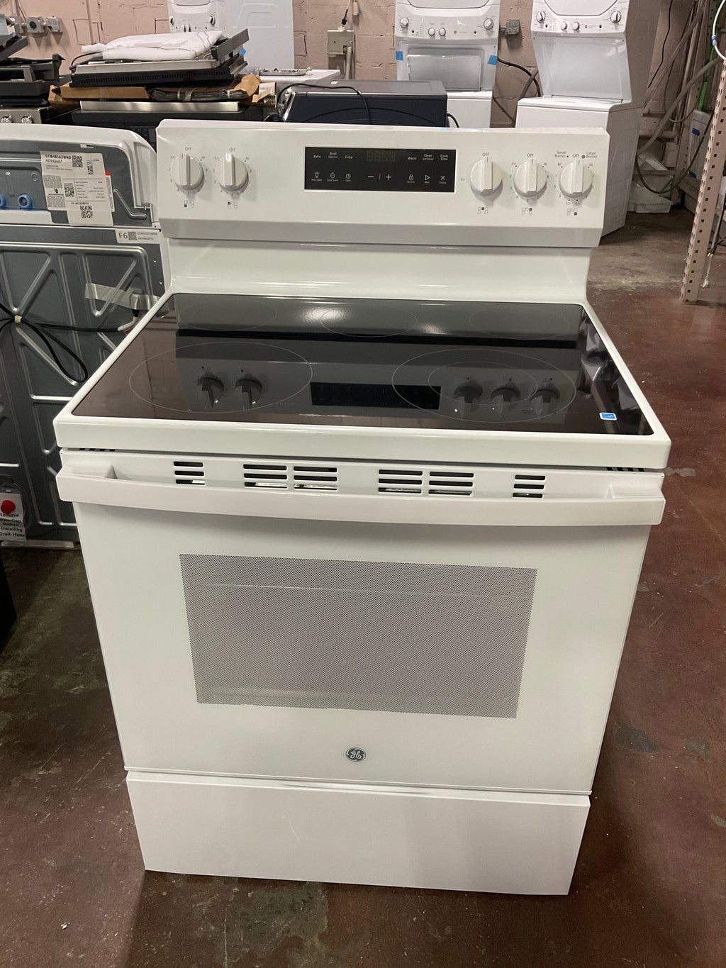 GE® ENERGY STAR® 30" Free-Standing Electric Range with Crisp Mode