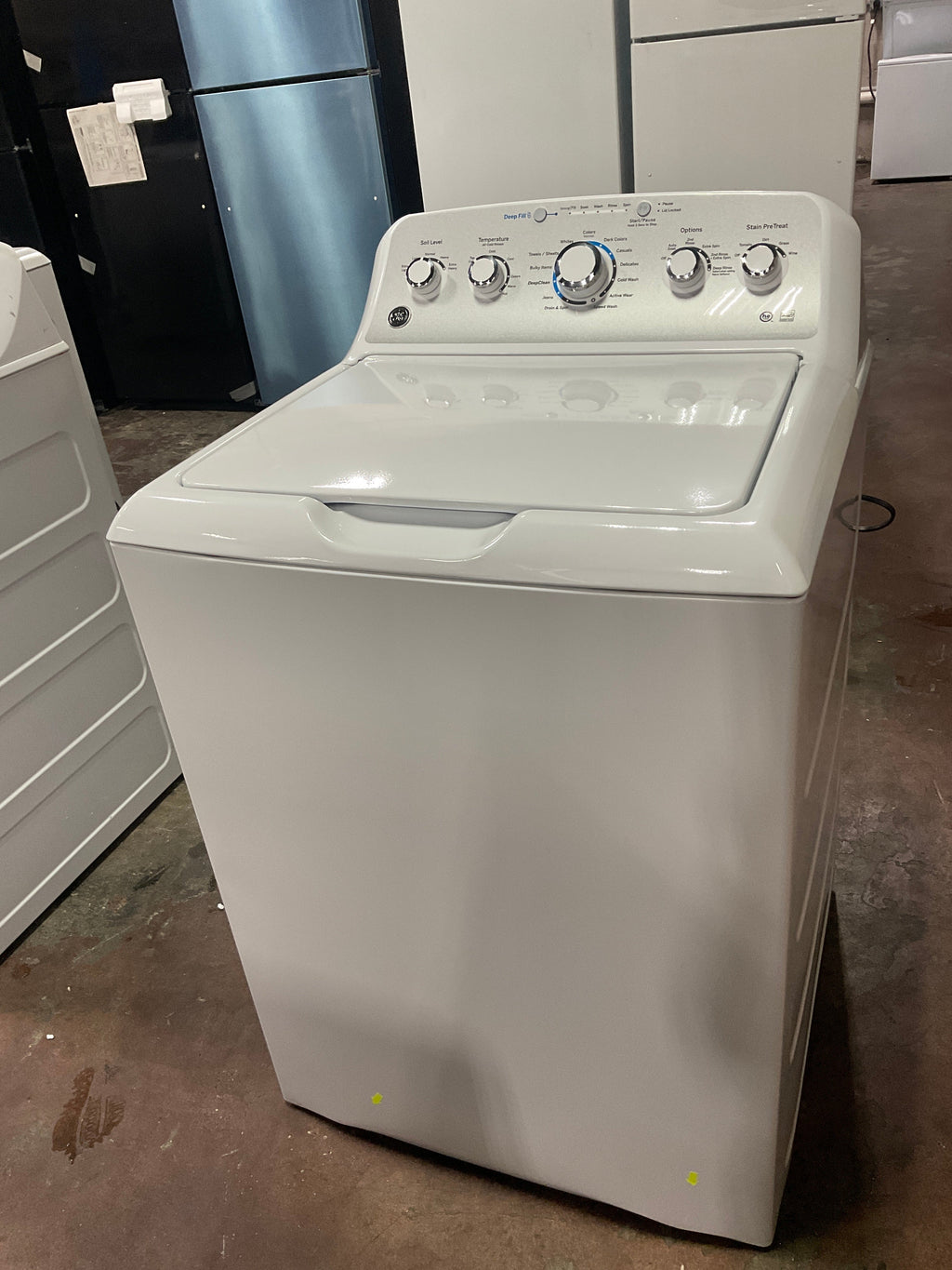 GE GE® ENERGY STAR® 4.4 cu. ft. stainless steel capacity washer