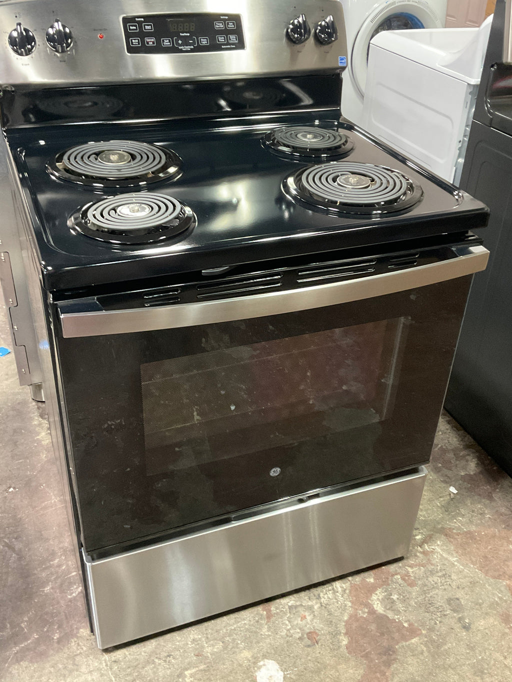 GE GE® ENERGY STAR® 30" Free-Standing Self-Clean Electric Range
