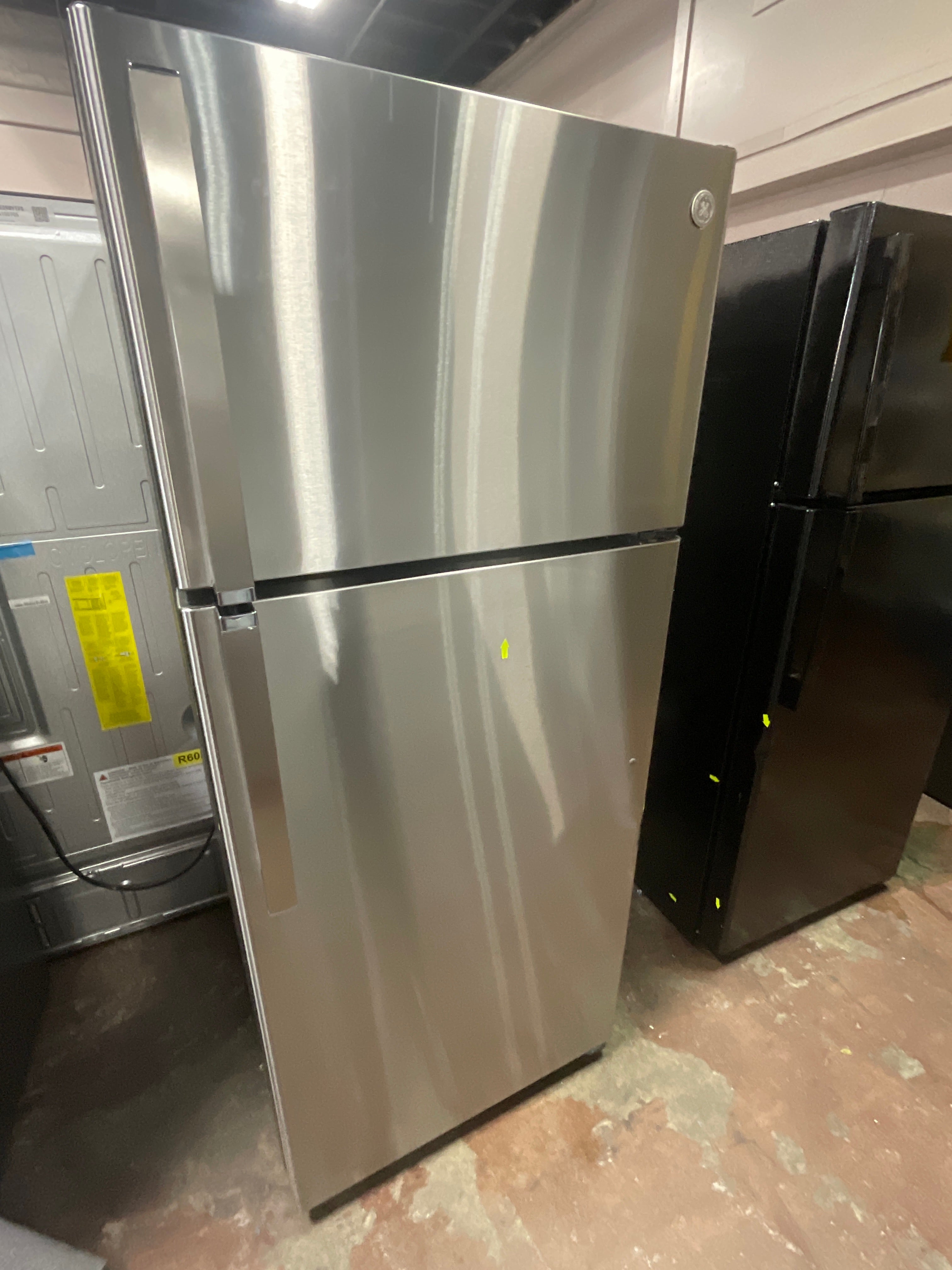 GE GE® ENERGY STAR® 17.5 Cu. Ft. Top-Freezer Refrigerator