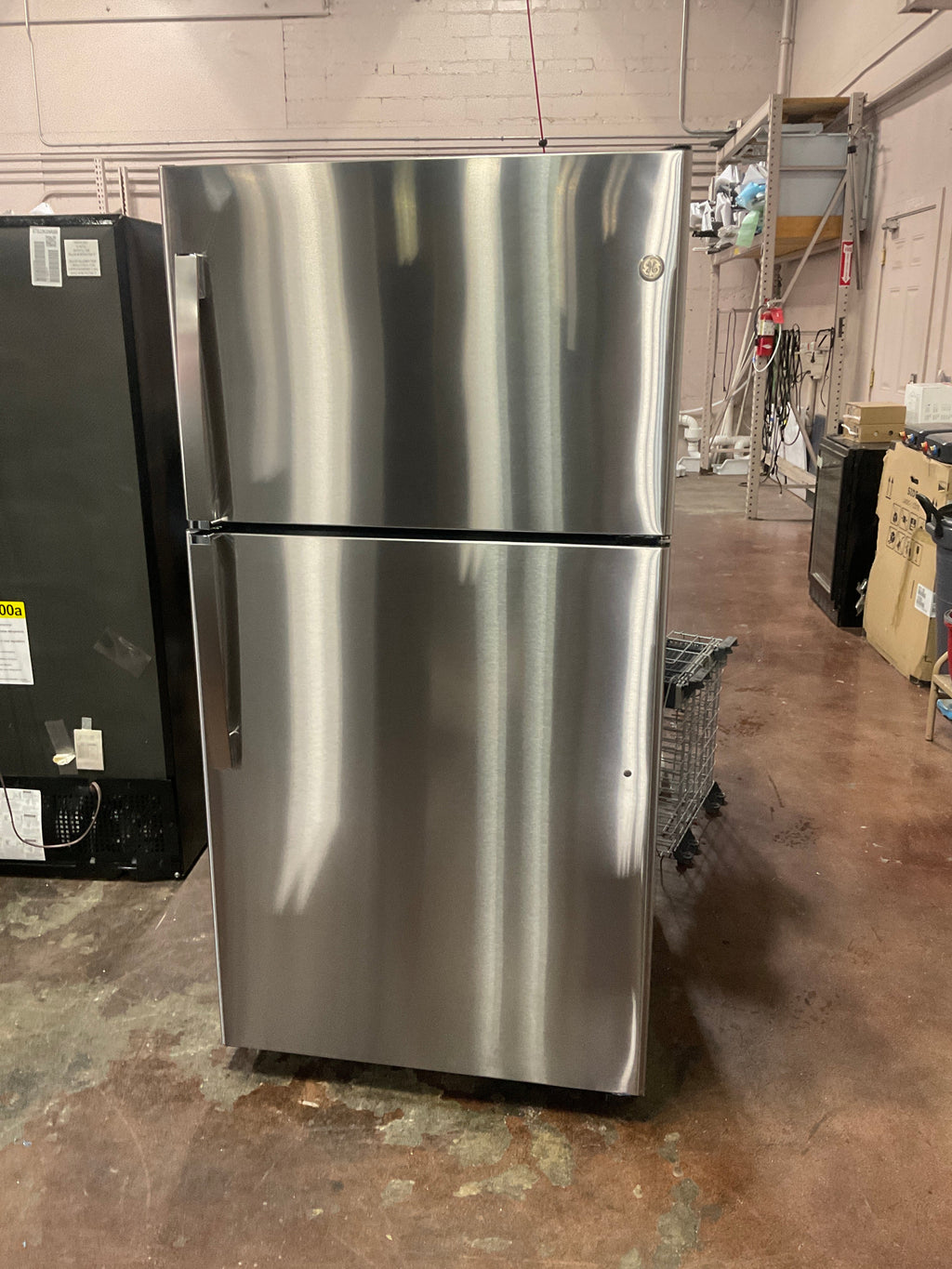 GE® ENERGY STAR® 21.9 Cu. Ft. Top-Freezer Refrigerator