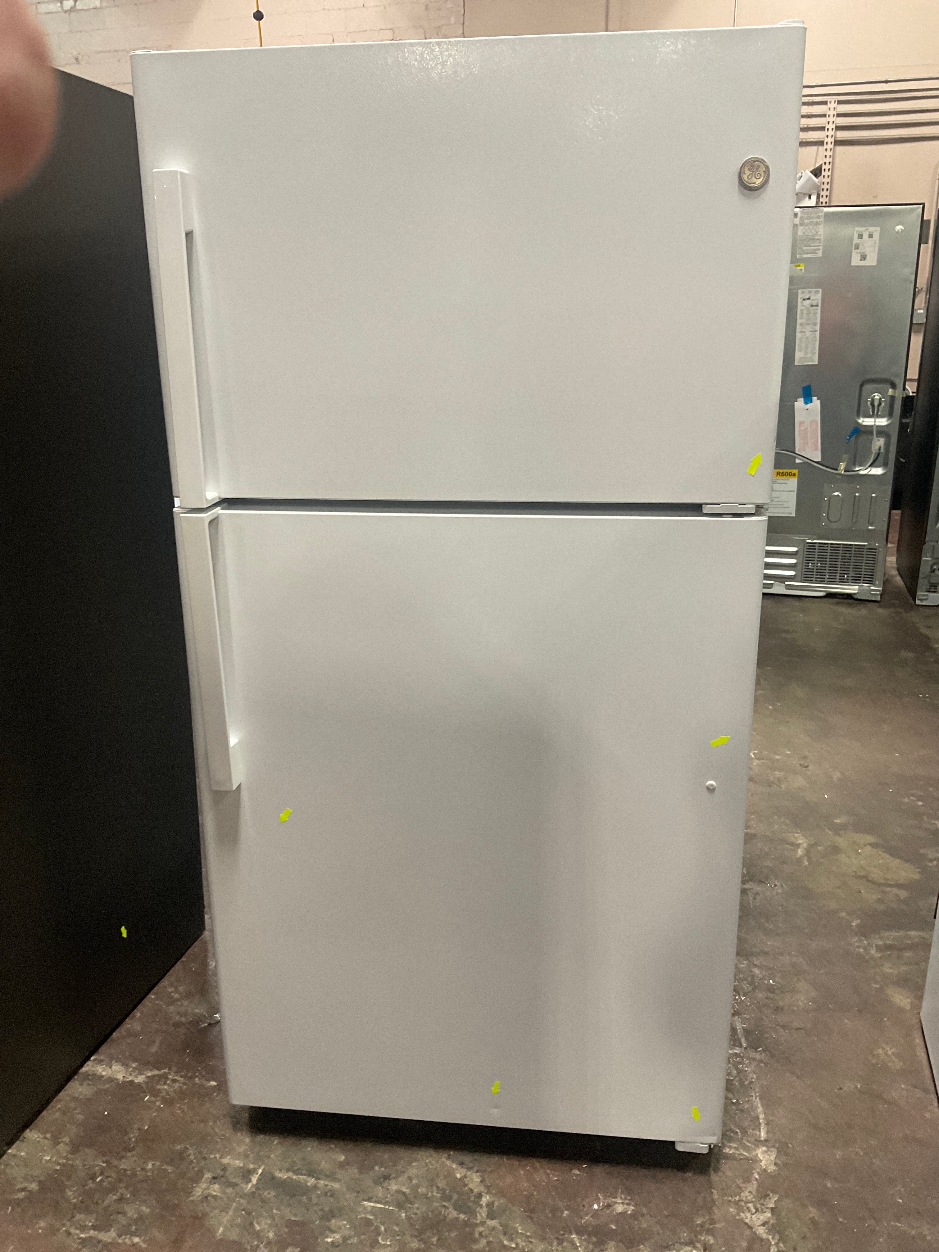 GE® ENERGY STAR® 21.9 Cu. Ft. Top-Freezer Refrigerator
