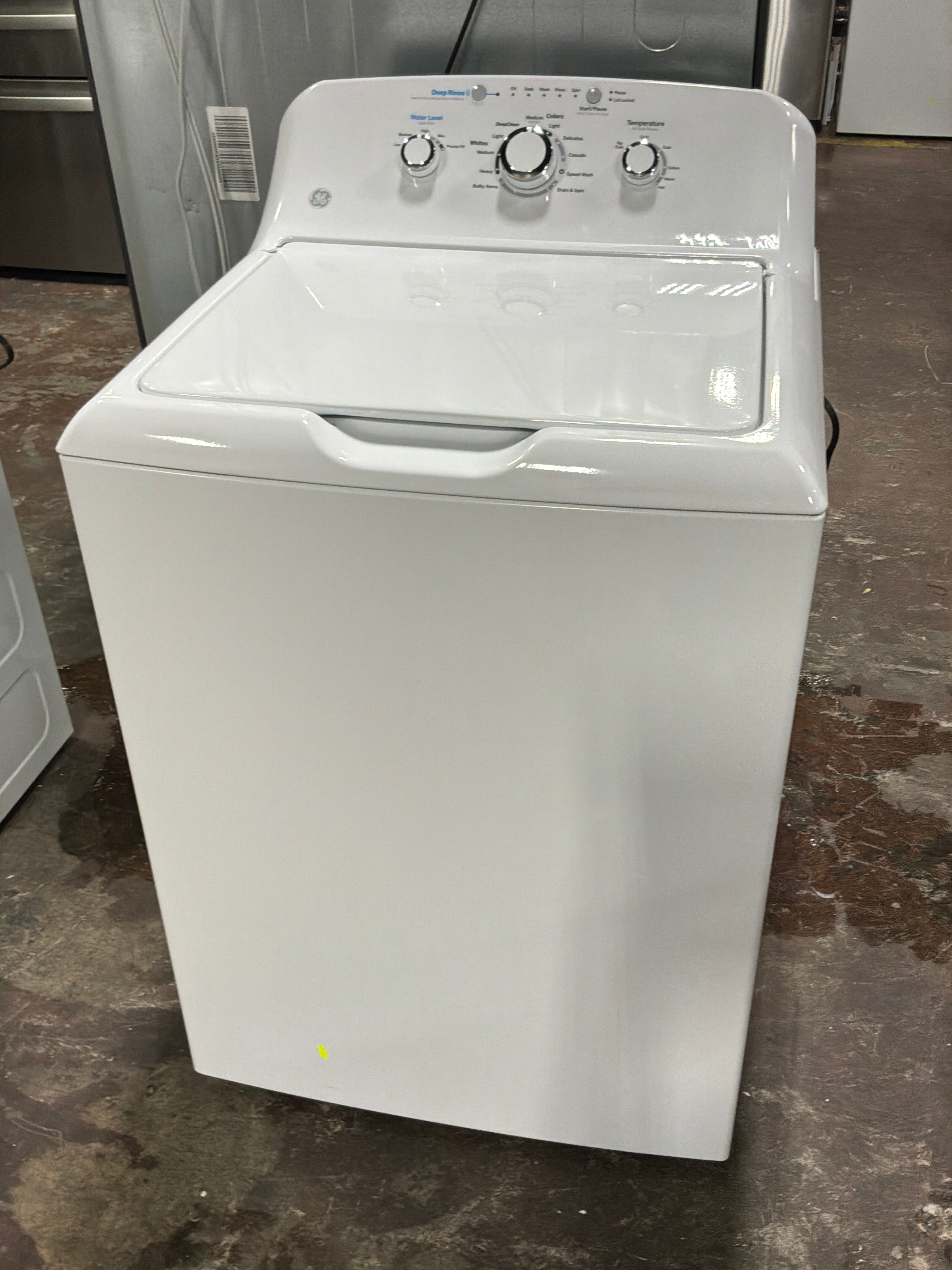 GE GE® 4.0 cu. ft. Capacity Washer with Stainless Steel Basket and Water Level Control