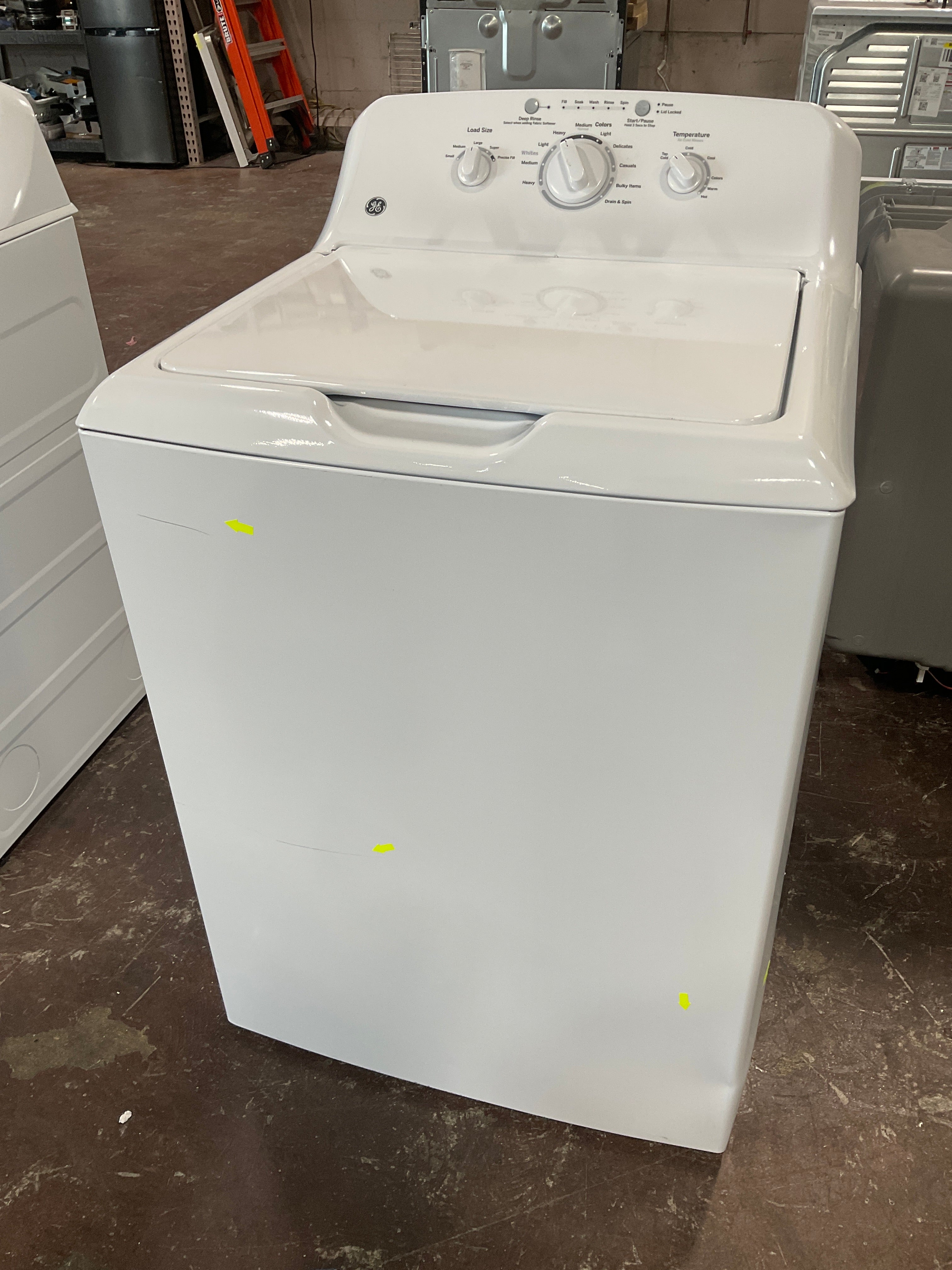 GE® 4.0 cu. ft. Capacity Washer with Stainless Steel Basket and Water Level Control