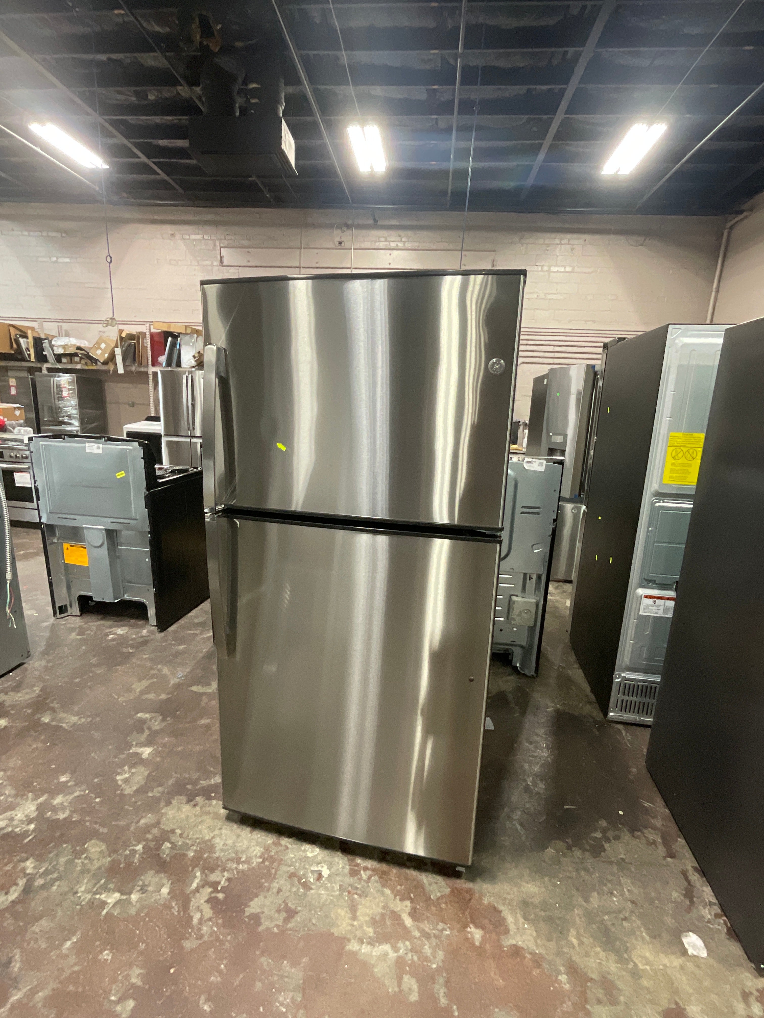 GE® ENERGY STAR® 21.1 Cu. Ft. Top-Freezer Refrigerator