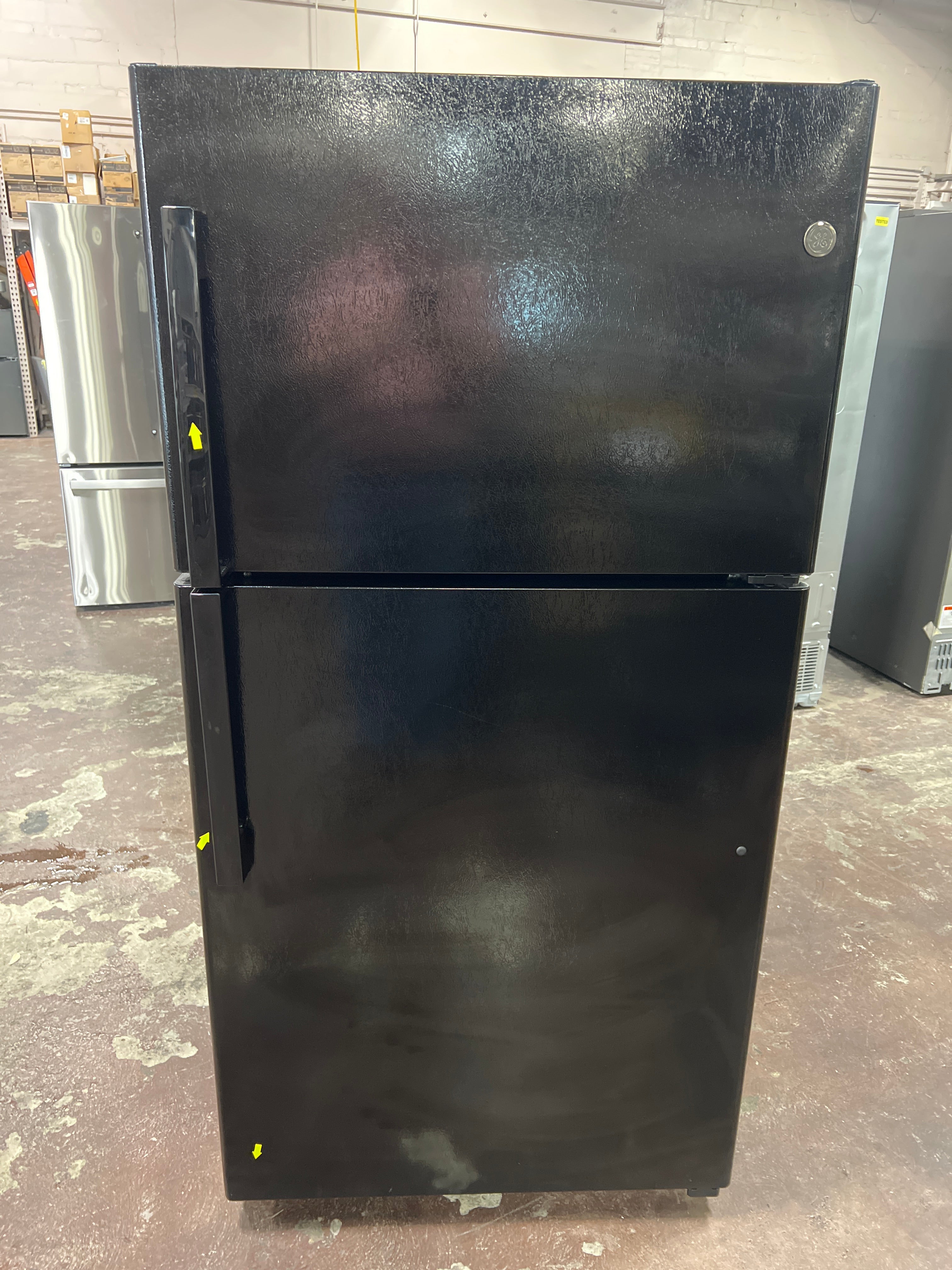 GE® ENERGY STAR® 21.9 Cu. Ft. Top-Freezer Refrigerator
