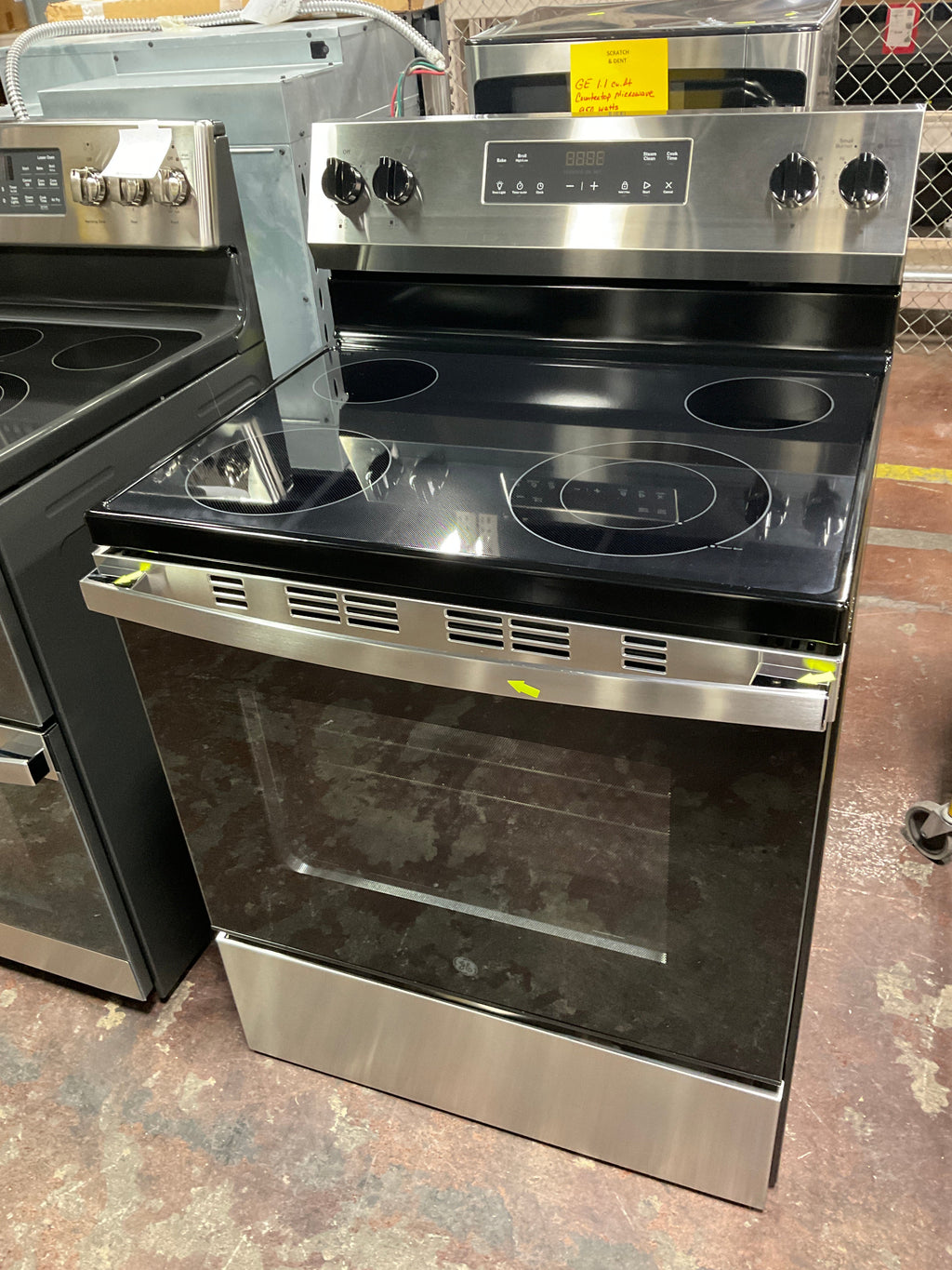GE GE® ENERGY STAR® 30" Free-Standing Electric Range