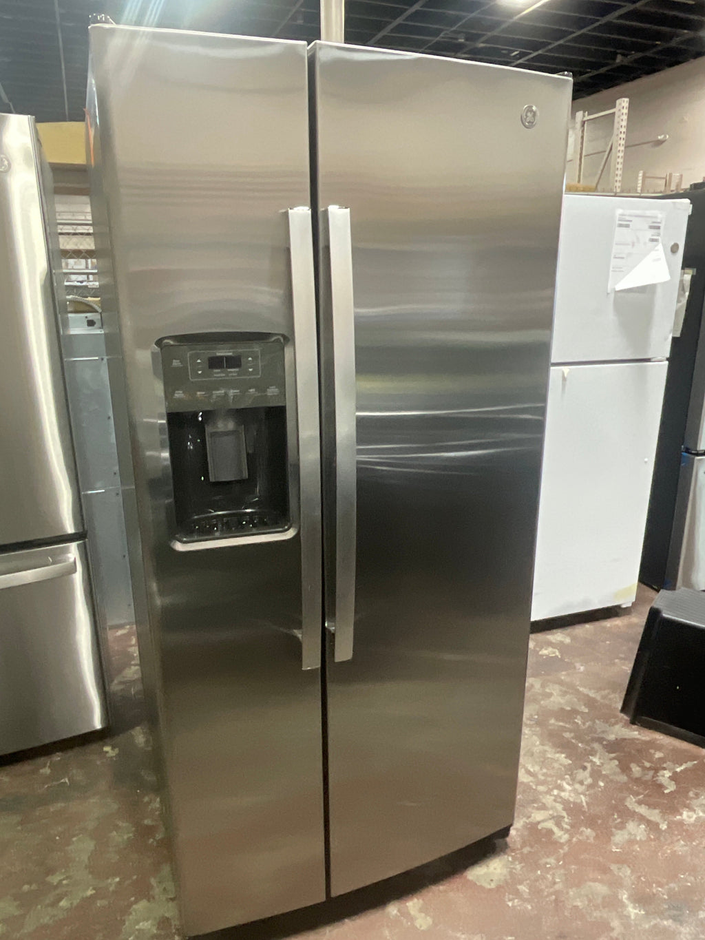 GE 23.0 Cu. Ft. Side-By-Side Refrigerator