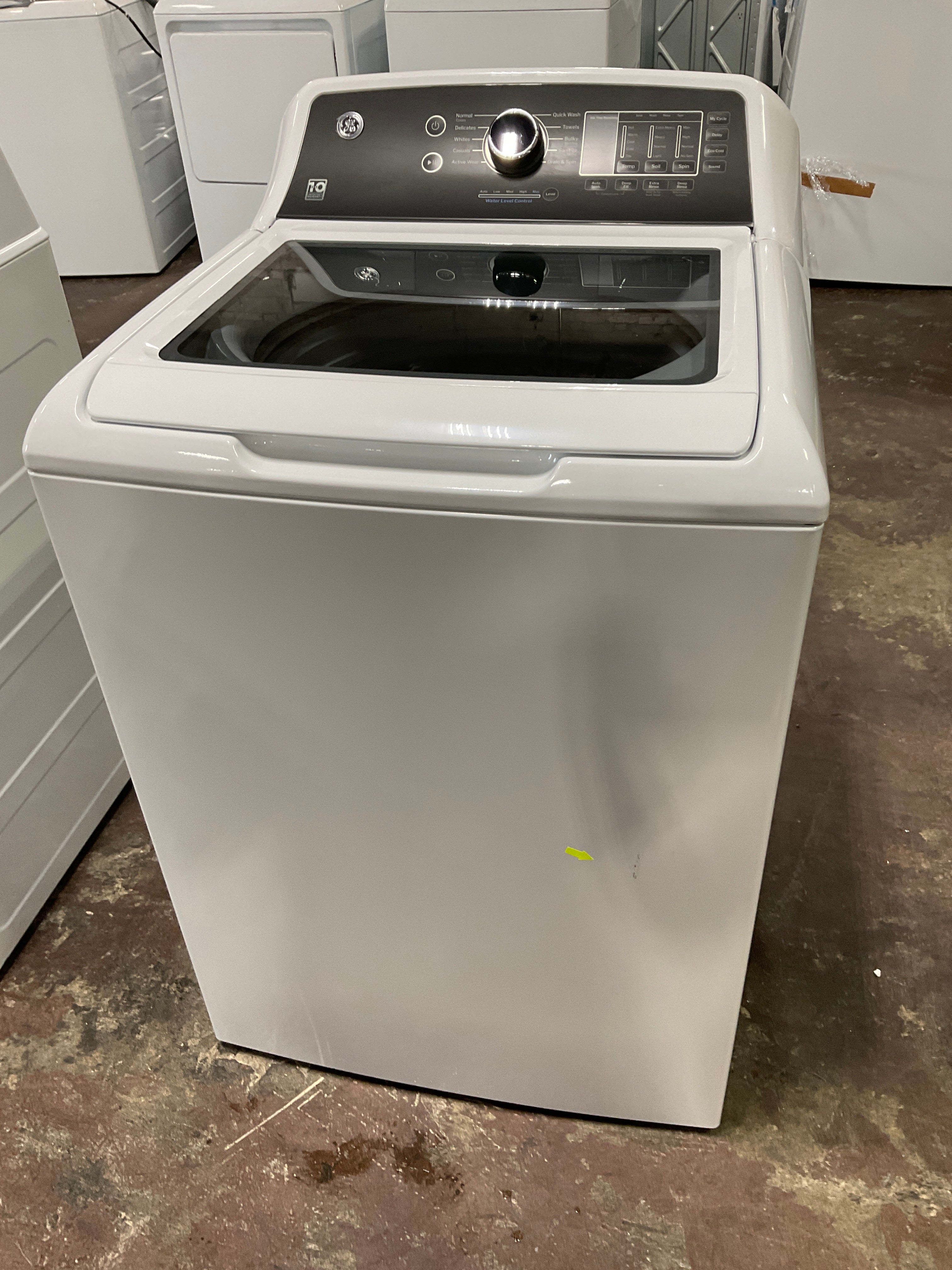 GE GE® 4.5 cu. ft. Capacity Washer with Water Level Control