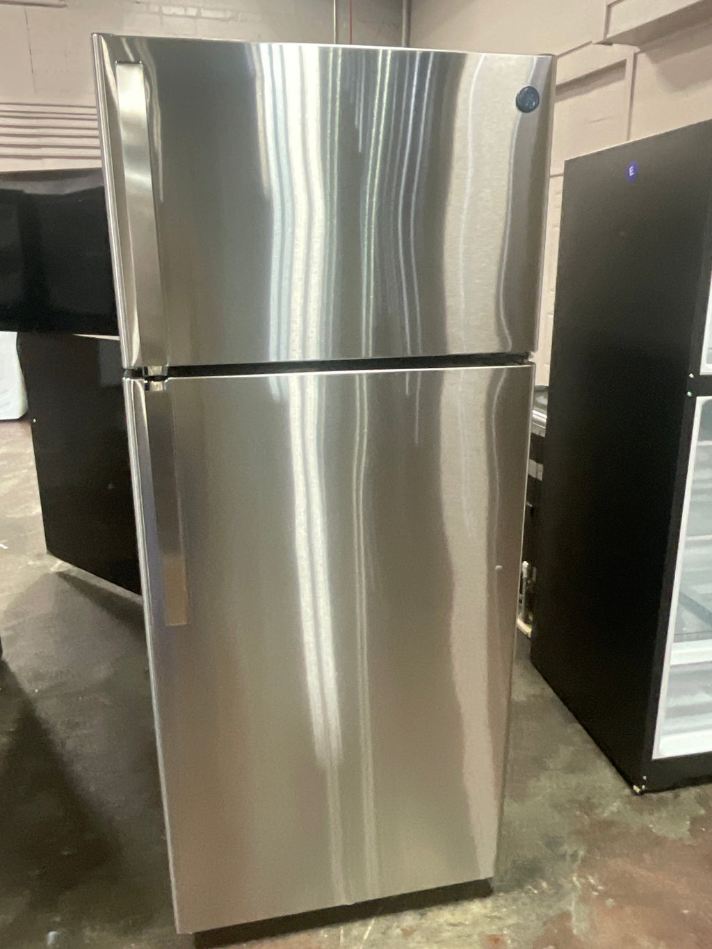 GE GE® ENERGY STAR® 17.5 Cu. Ft. Top-Freezer Refrigerator