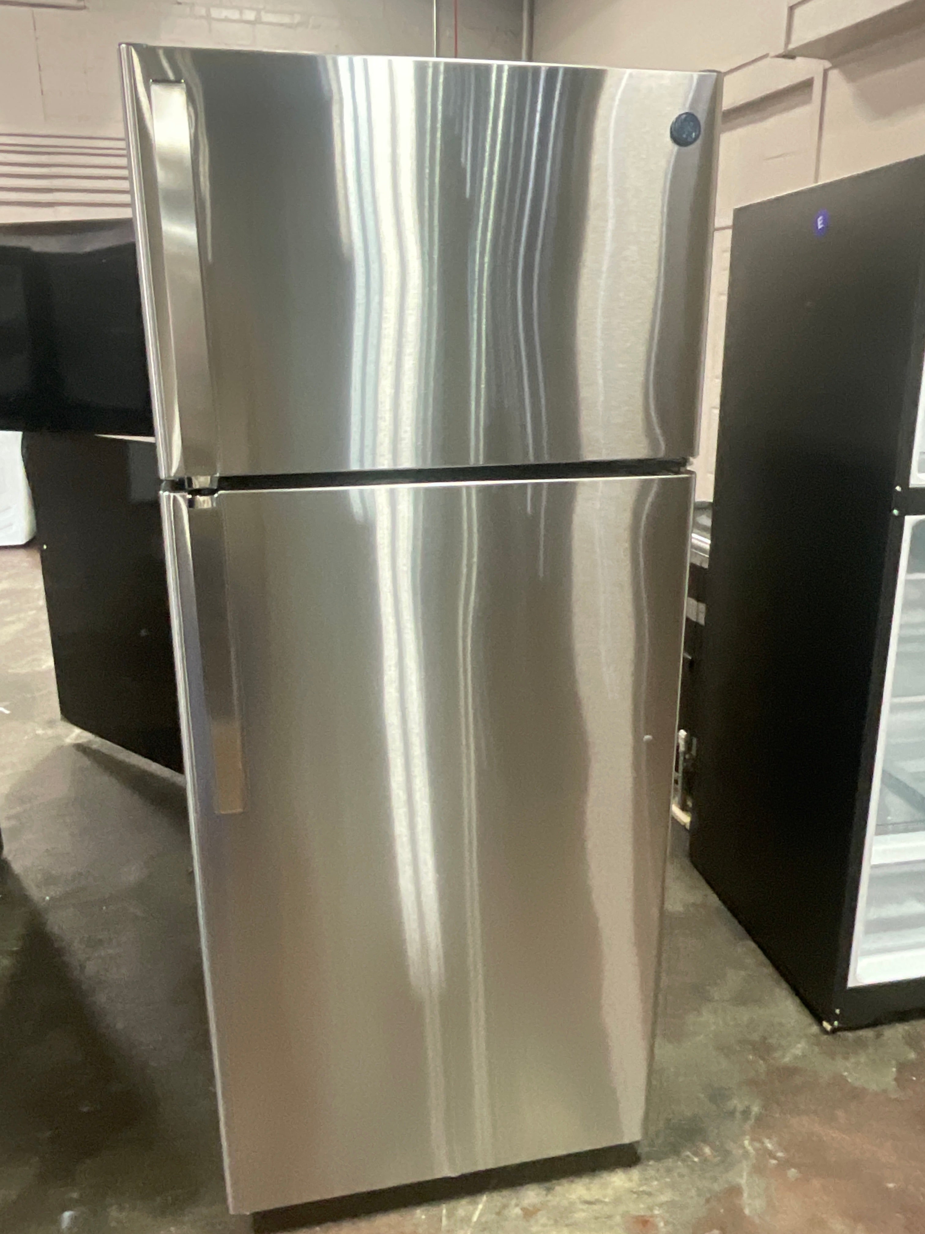 GE GE® ENERGY STAR® 17.5 Cu. Ft. Top-Freezer Refrigerator