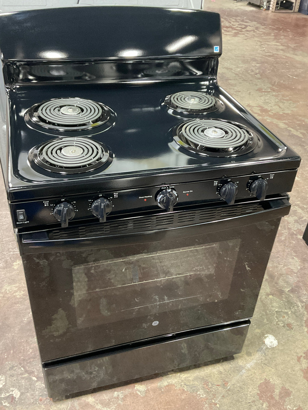 GE® ENERGY STAR® 30" Free-Standing Electric Range