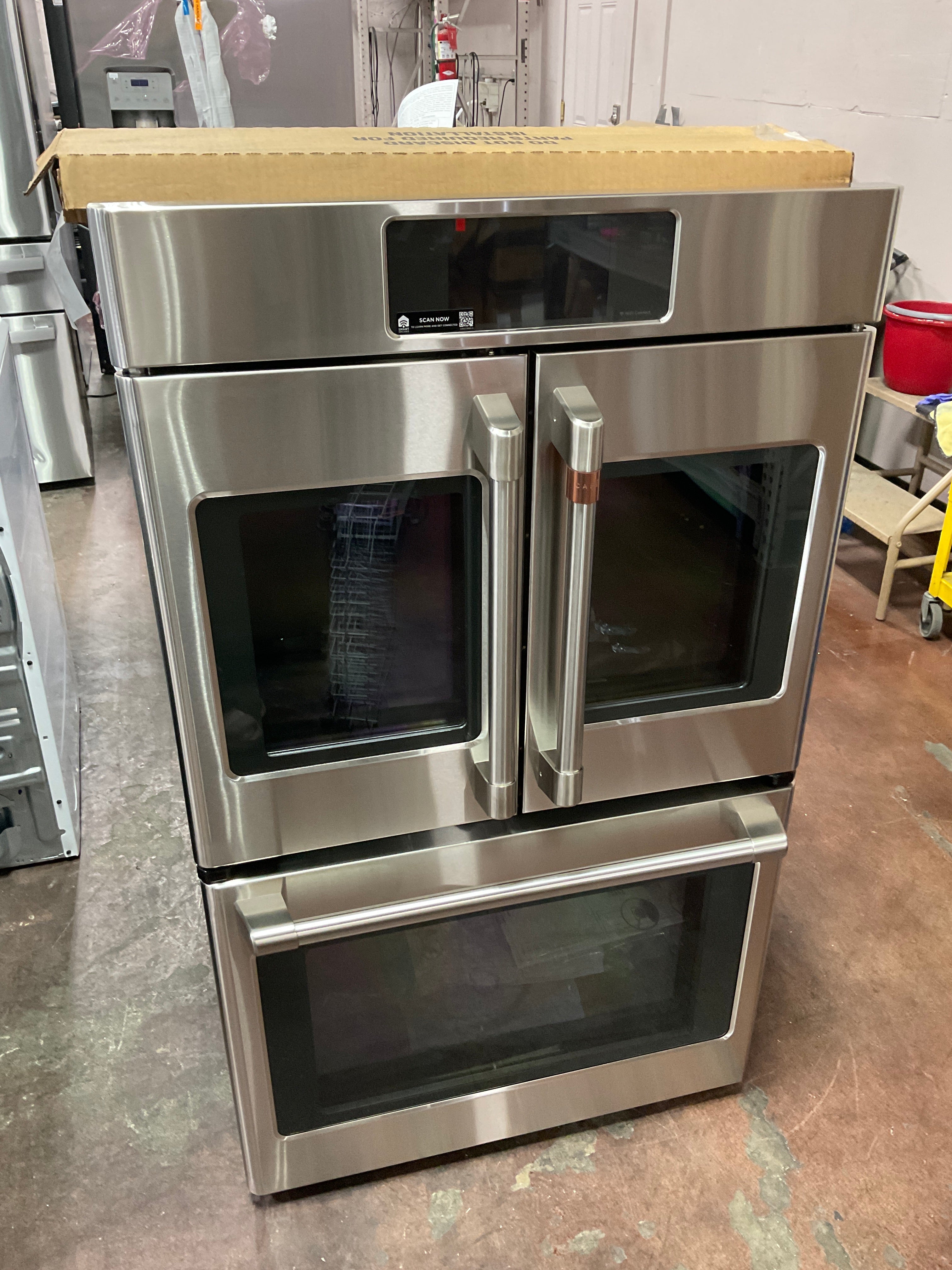 CAFÉ™ Professional Series 30" Smart Built-In Convection French-Door Double Wall Oven