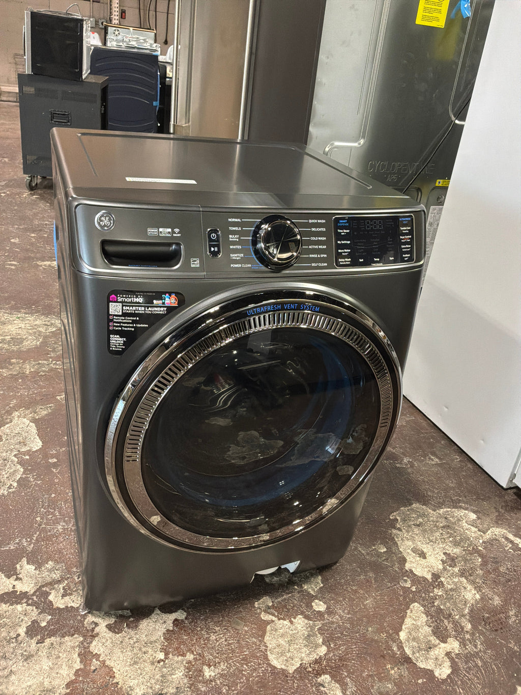 GE® ENERGY STAR® 5.0 cu. ft. Capacity Smart Front Load Steam Washer with SmartDispense™ UltraFresh Vent System with OdorBlock™ and Steam