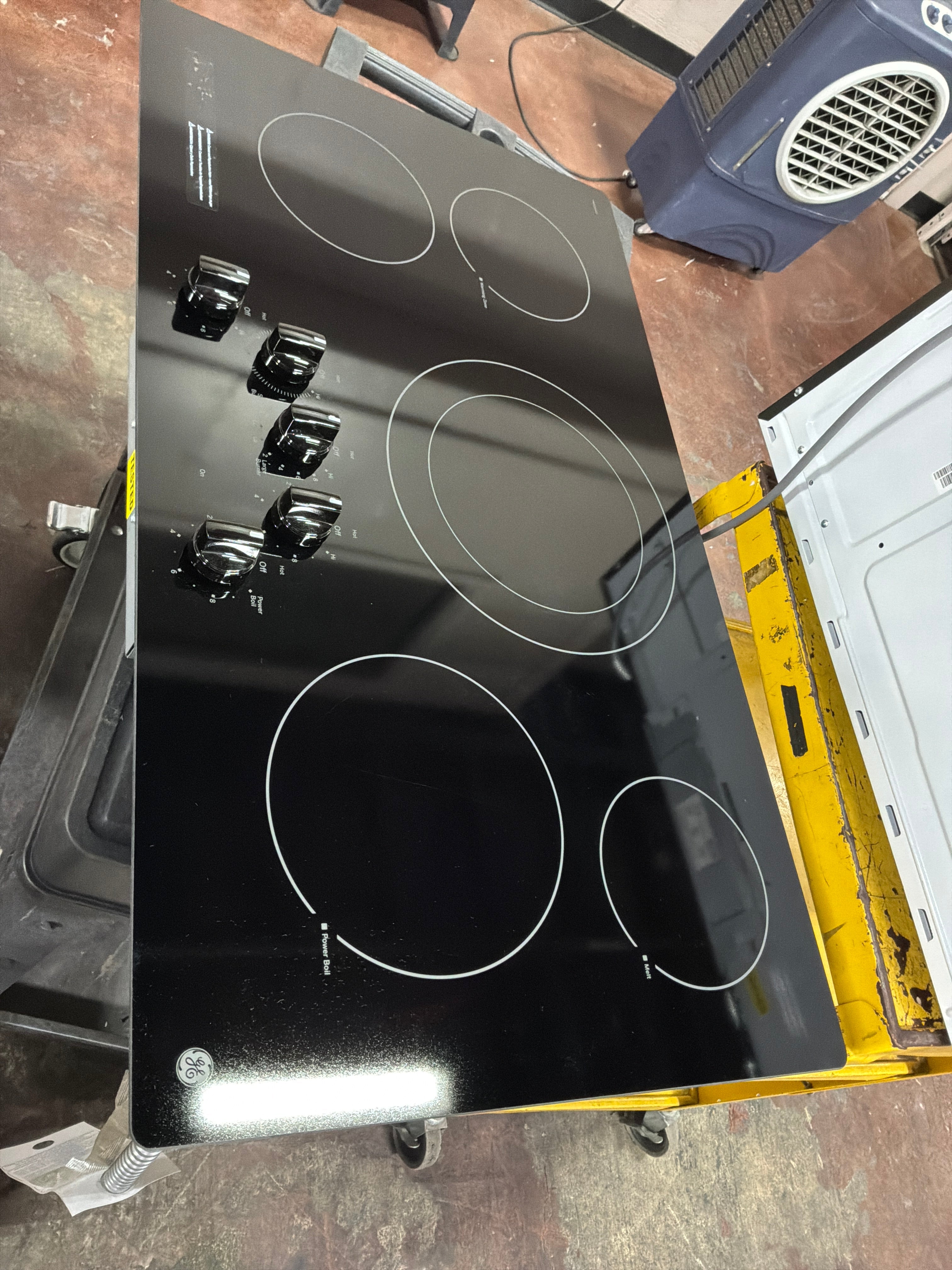 GE® 36" Built-In Knob Control Electric Cooktop
