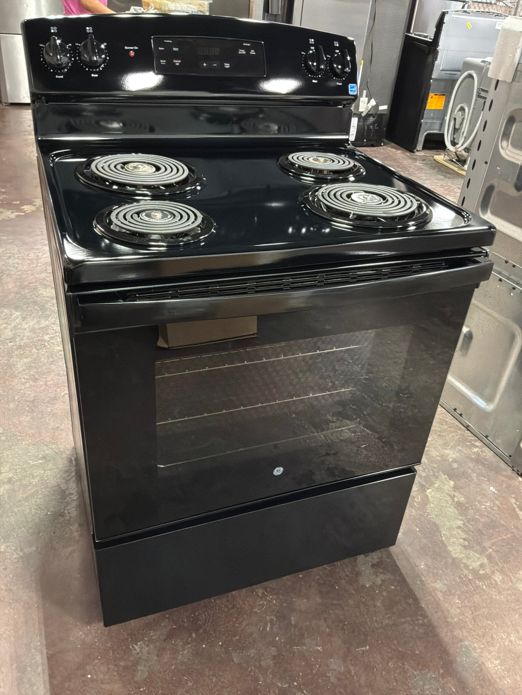 GE® ENERGY STAR® 30" Free-Standing Electric Range