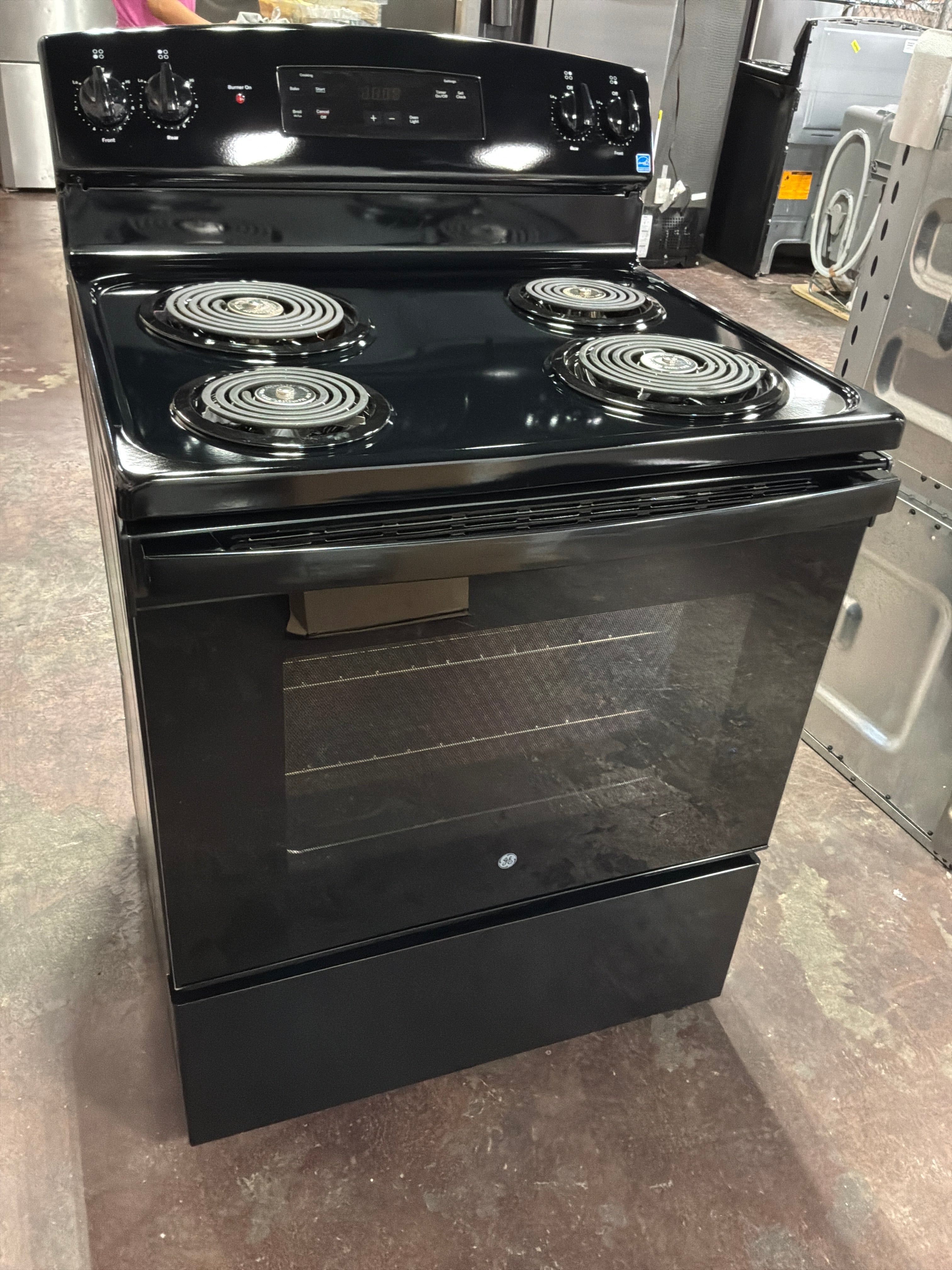 GE® ENERGY STAR® 30" Free-Standing Electric Range