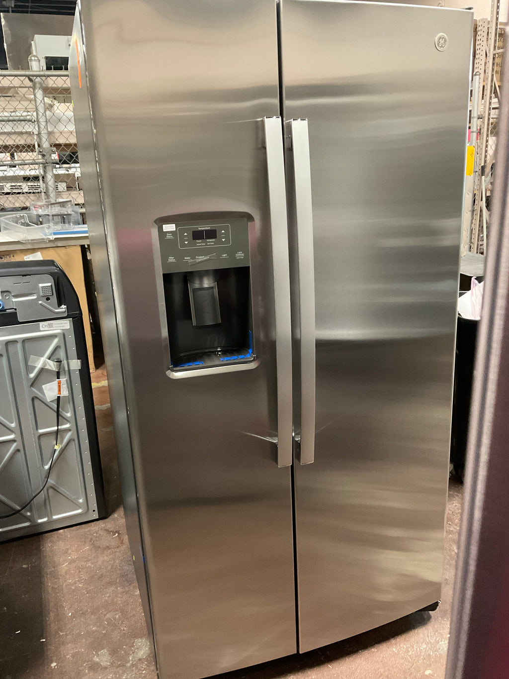 GE 25.3 Cu. Ft. Side-By-Side Refrigerator