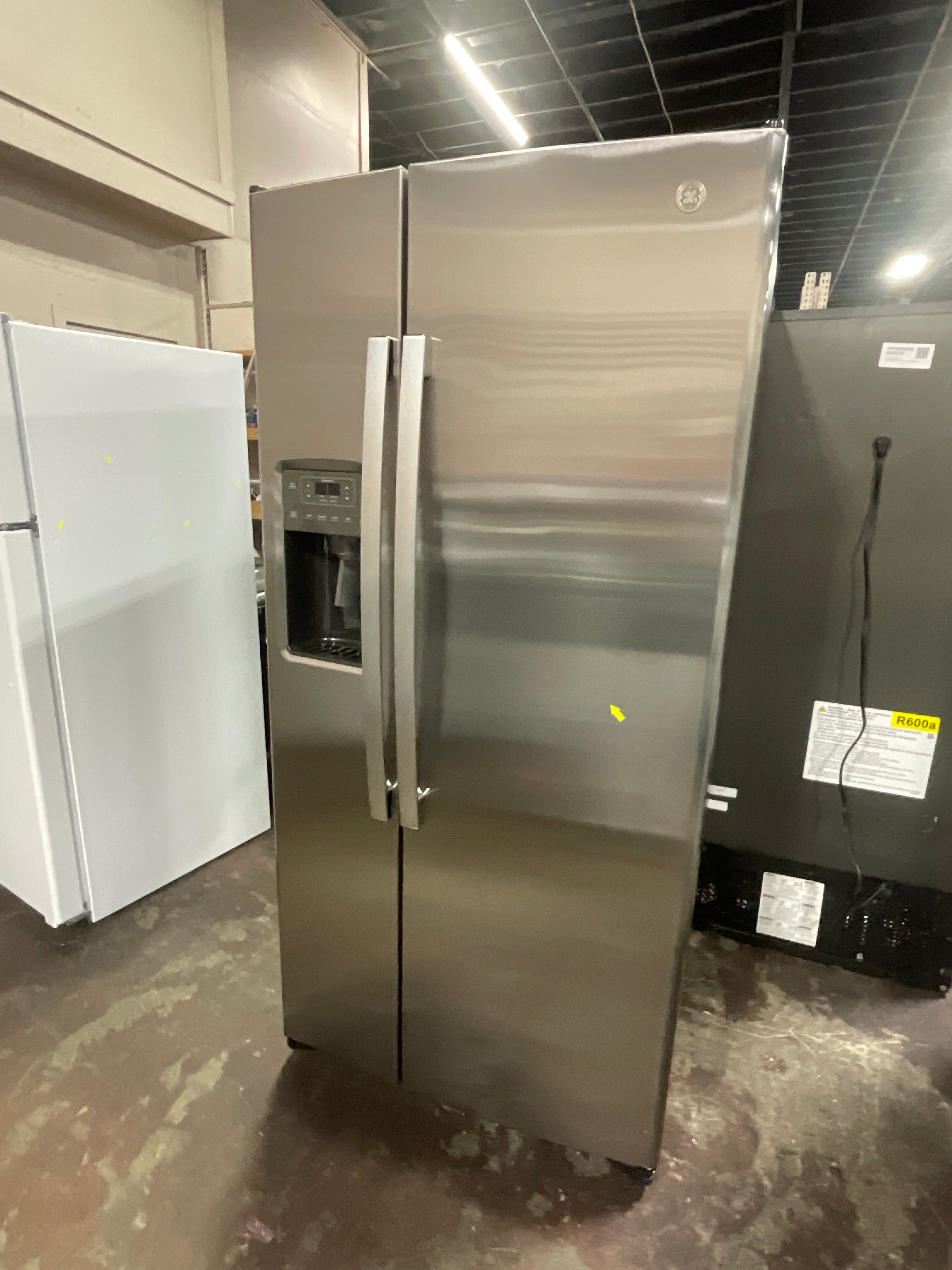 GE 23.0 Cu. Ft. Side-By-Side Refrigerator