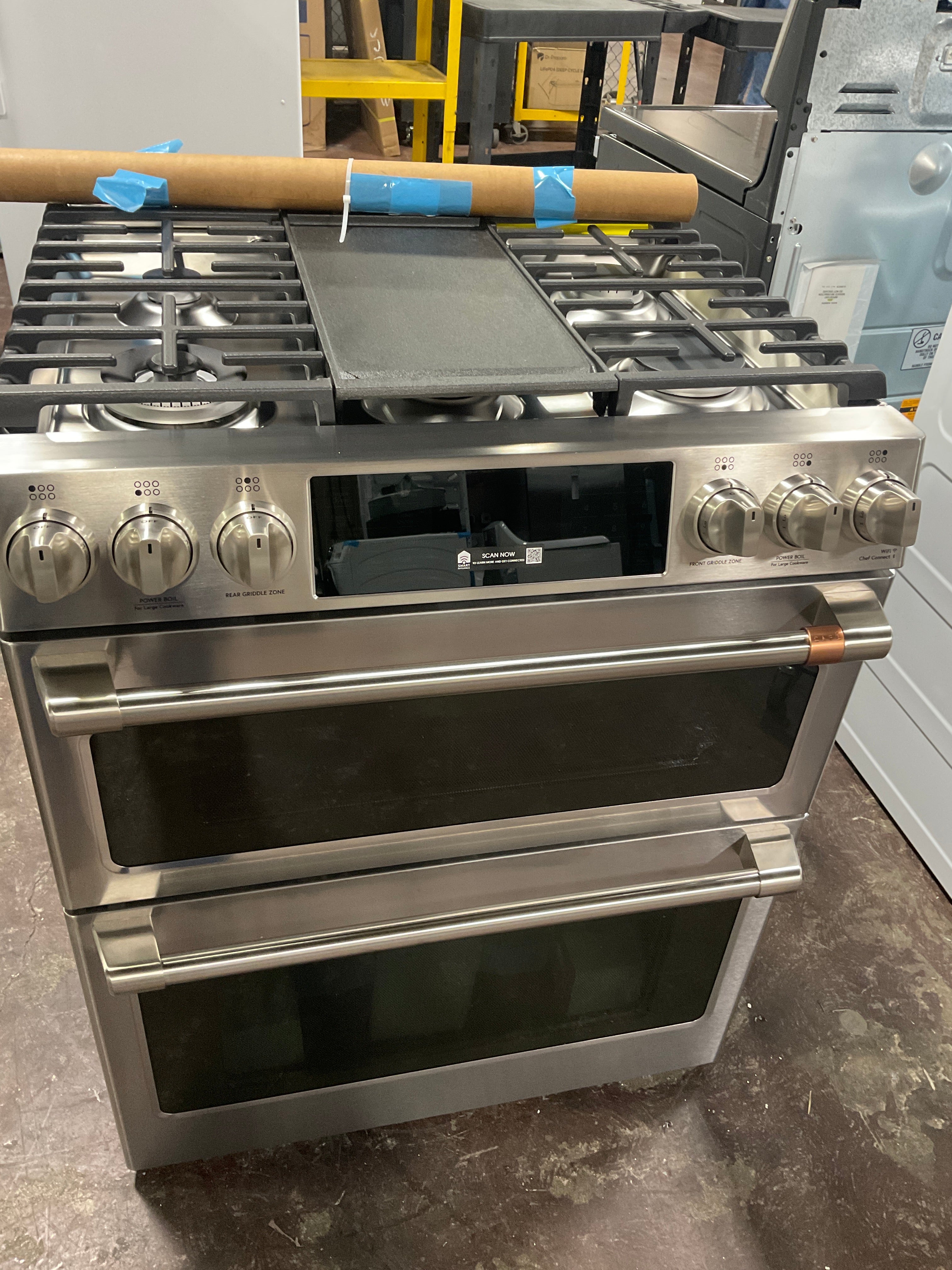 CAFÉ™ 30" Smart Slide-In, Front-Control, Dual-Fuel, Double-Oven Range with Convection