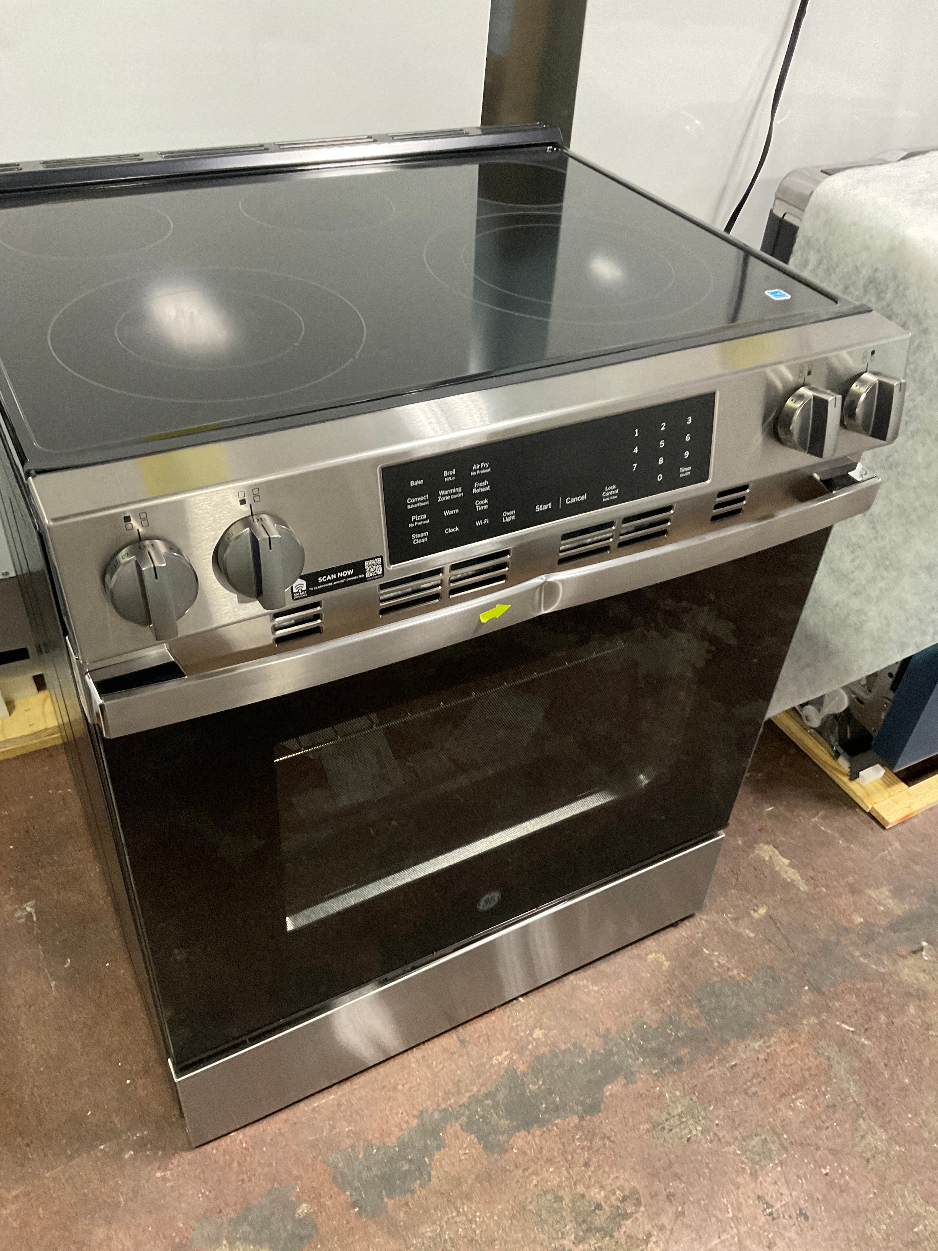 GE® ENERGY STAR® 30" Slide-In Electric Convection Range with No Preheat Air Fry and EasyWash™ Oven Tray