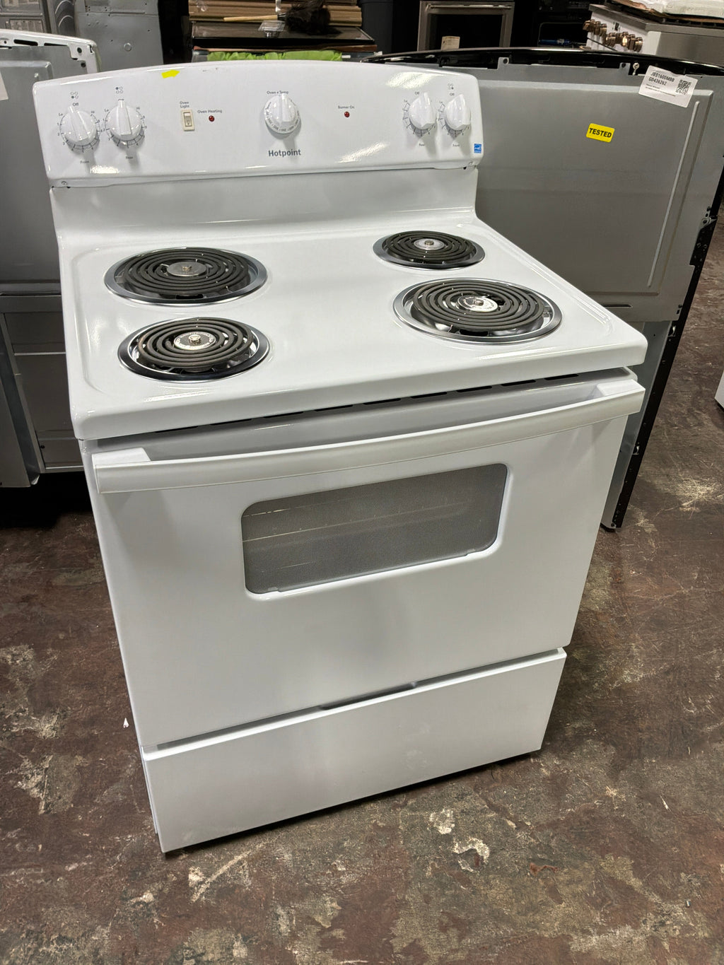 Hotpoint® ENERGY STAR® 30" Free-Standing Electric Range