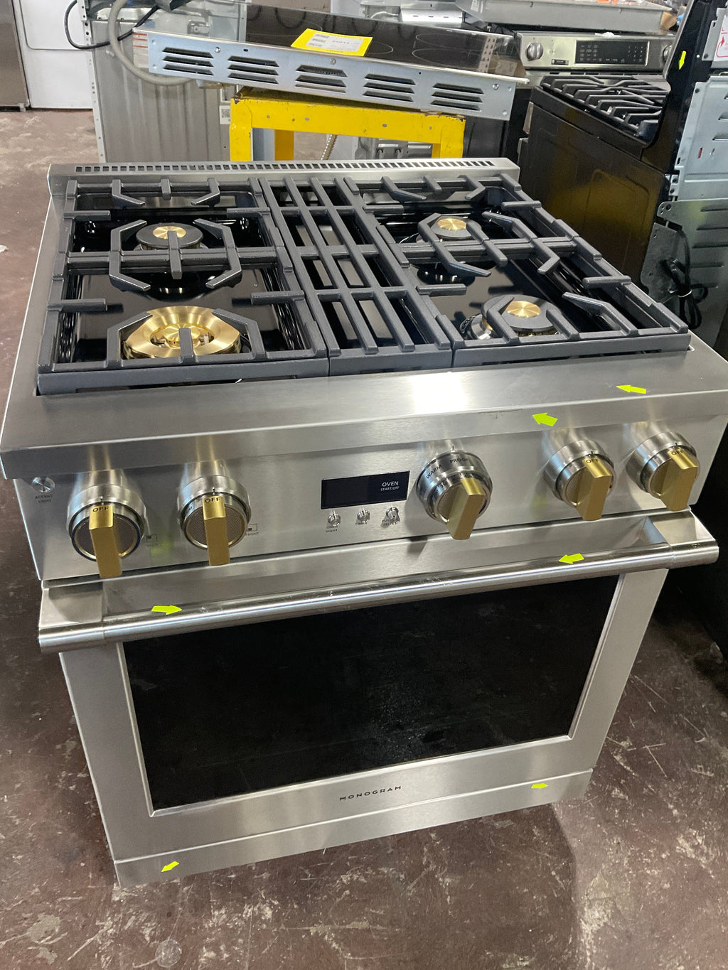 Monogram 30" Dual-Fuel Professional Range with 4 Burners