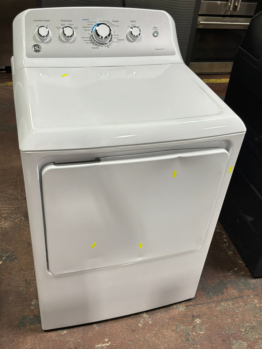 GE GE® 7.2 cu. ft. Capacity aluminized alloy drum Electric Dryer with Sensor Dry