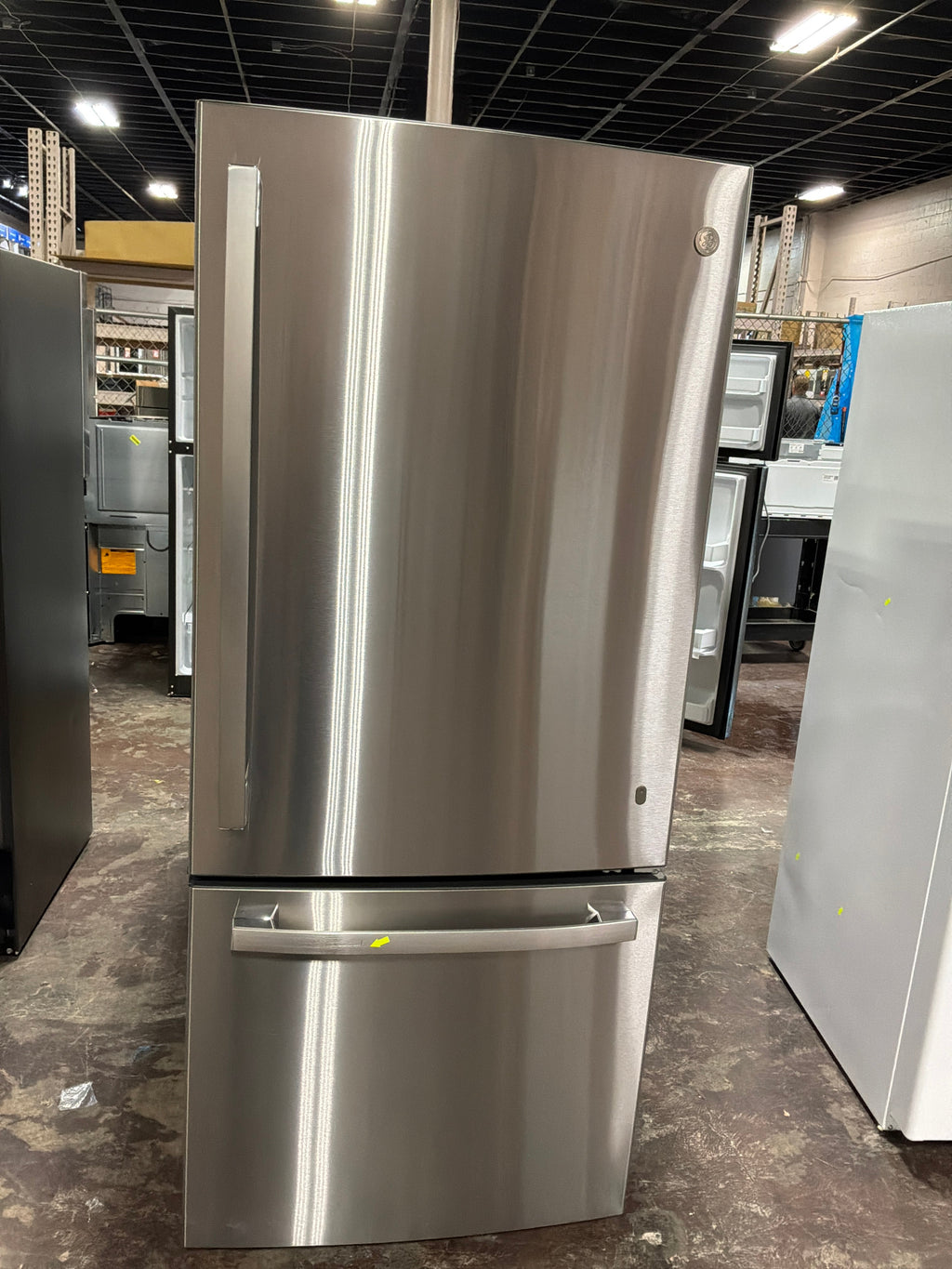 GE® ENERGY STAR® 21.0 Cu. Ft. Bottom-Freezer Refrigerator