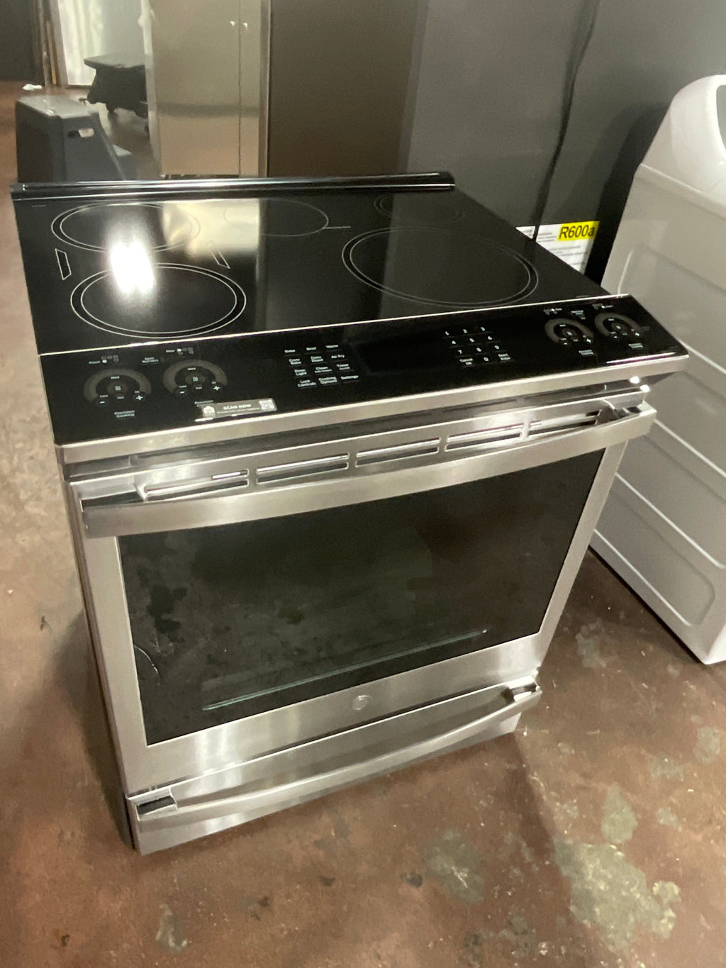 GE Profile™ 30" Smart Slide-In Fingerprint Resistant Front-Control Induction and Convection Range with No Preheat Air Fry