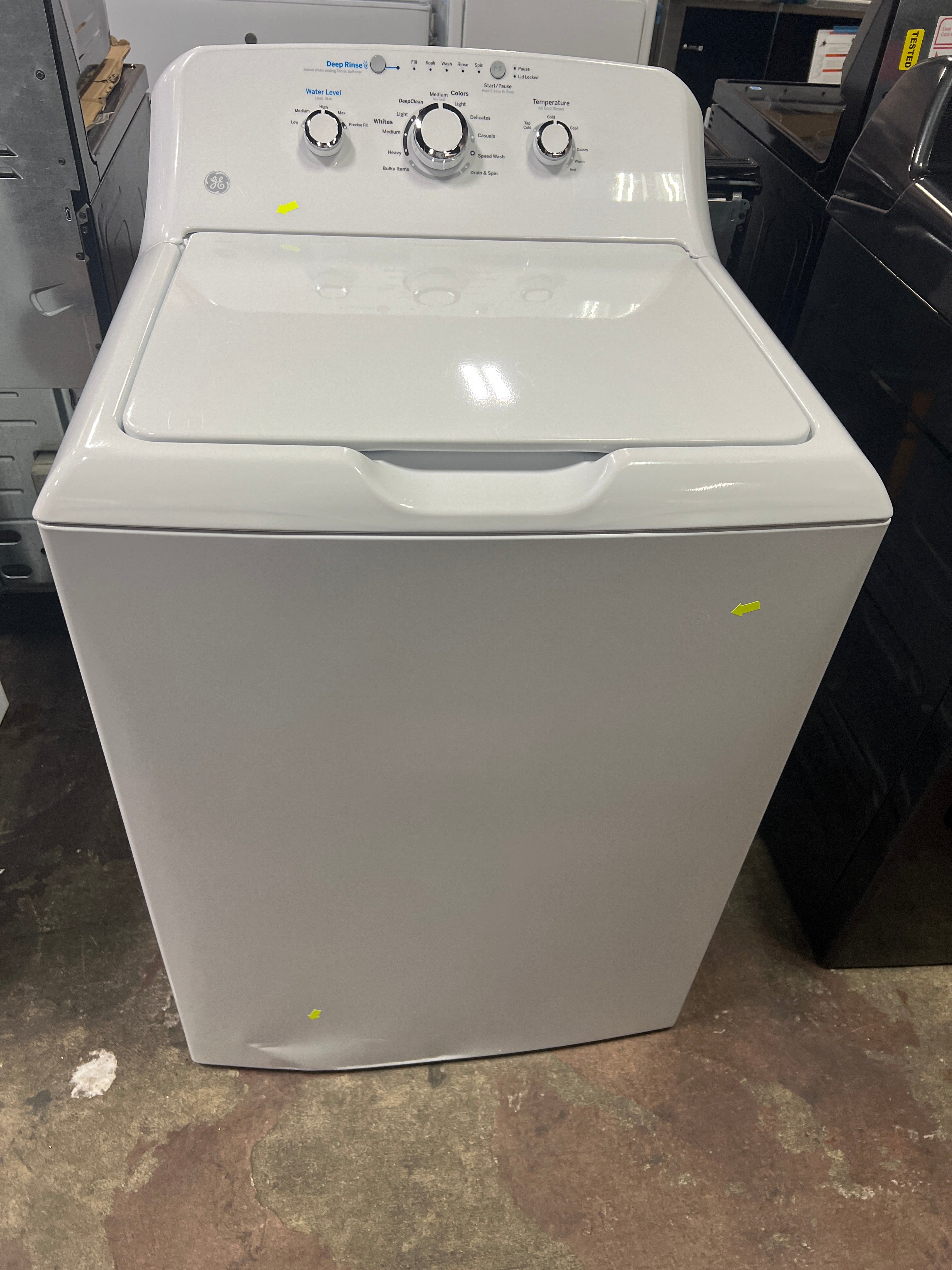 GE GE® 4.0 cu. ft. Capacity Washer with Stainless Steel Basket and Water Level Control
