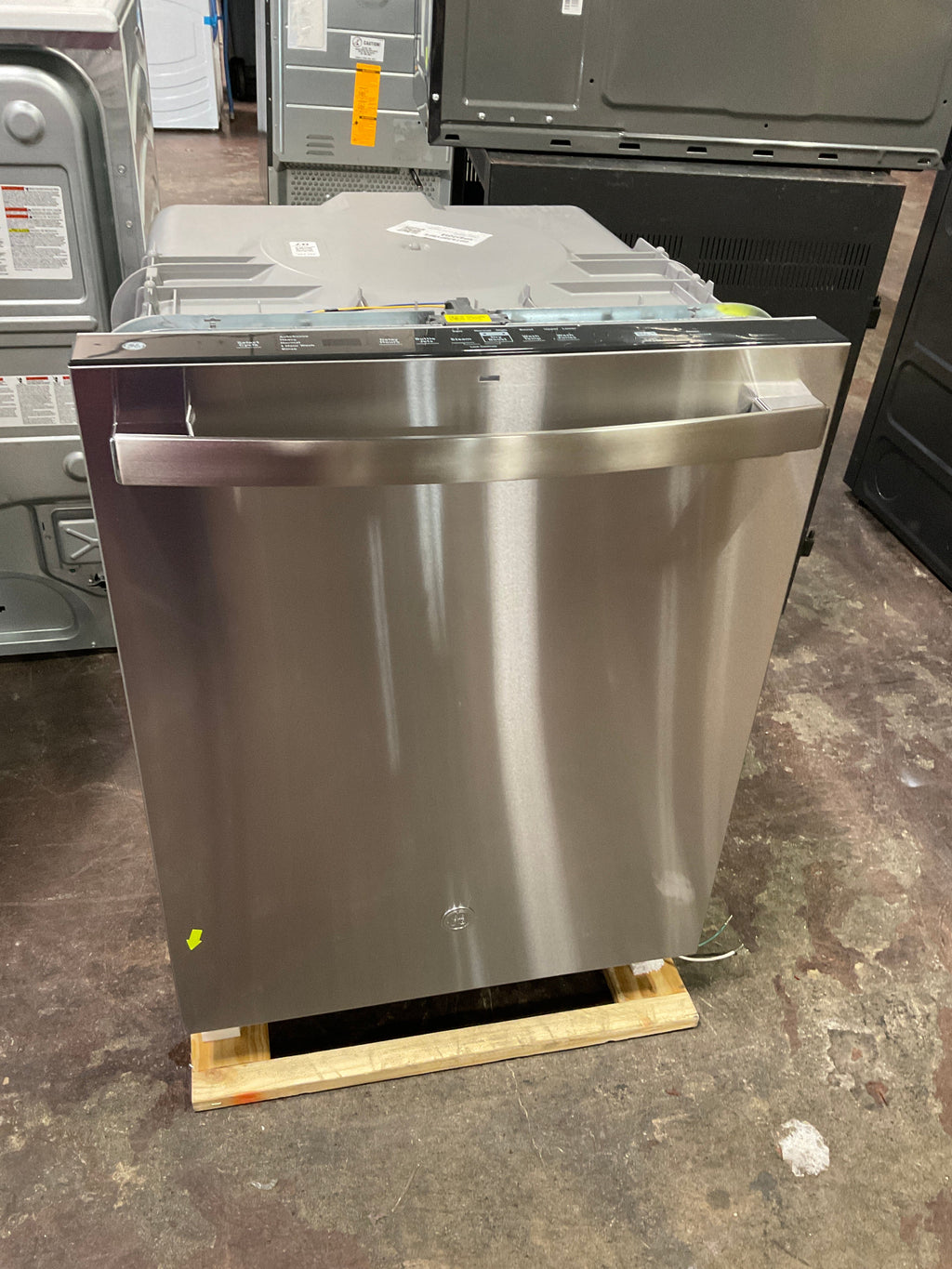 GE® ENERGY STAR® Top Control with Plastic Interior Dishwasher with Sanitize Cycle & Dry Boost