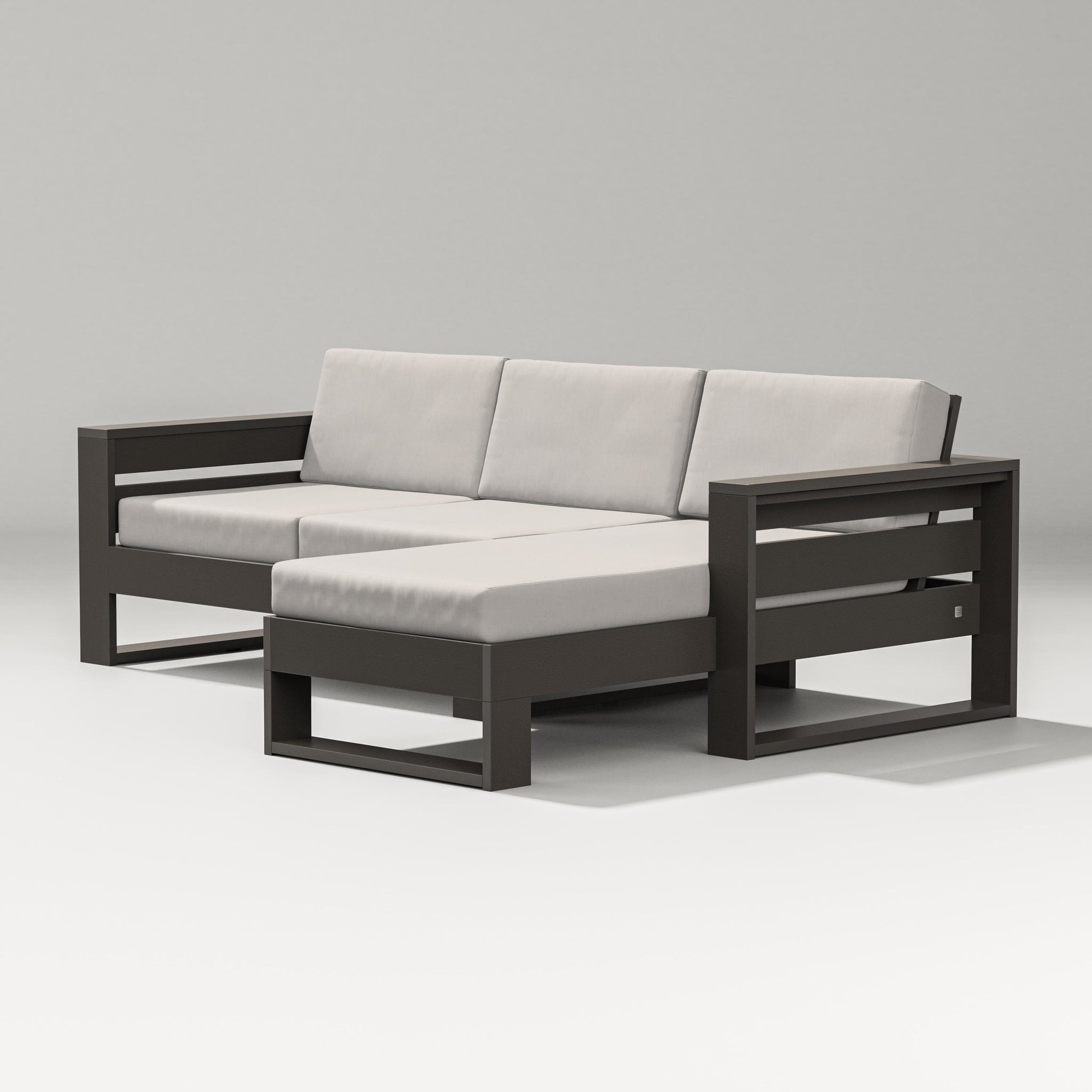 Latitude Right Chaise Sectional