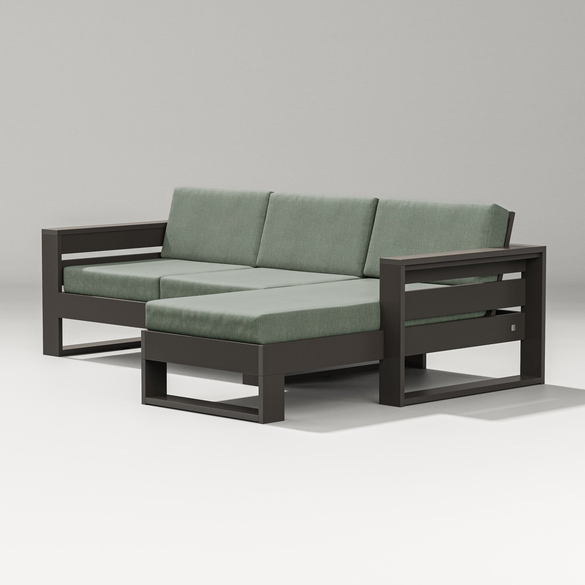 Latitude Right Chaise Sectional