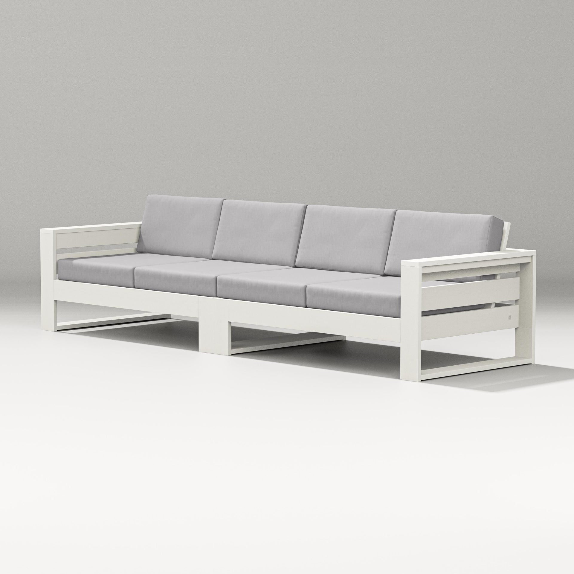 Latitude Straight Sectional