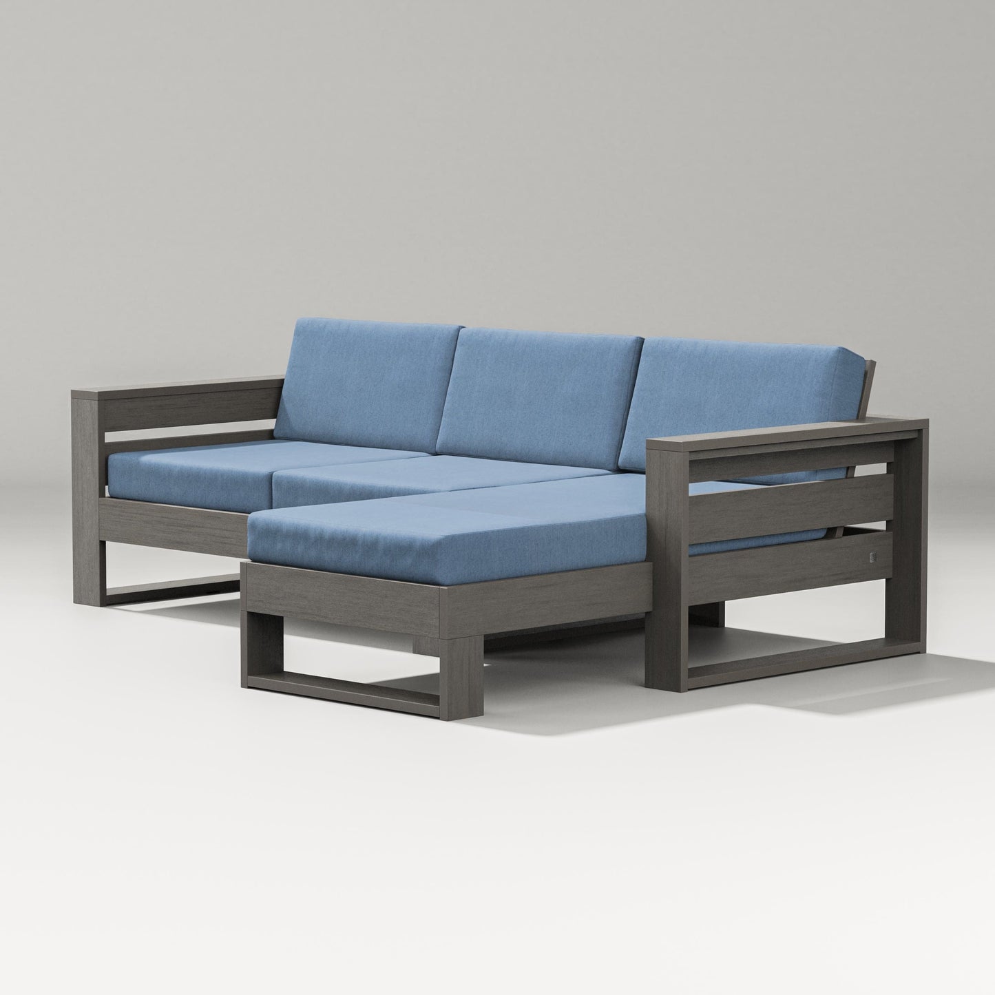 Latitude Right Chaise Sectional